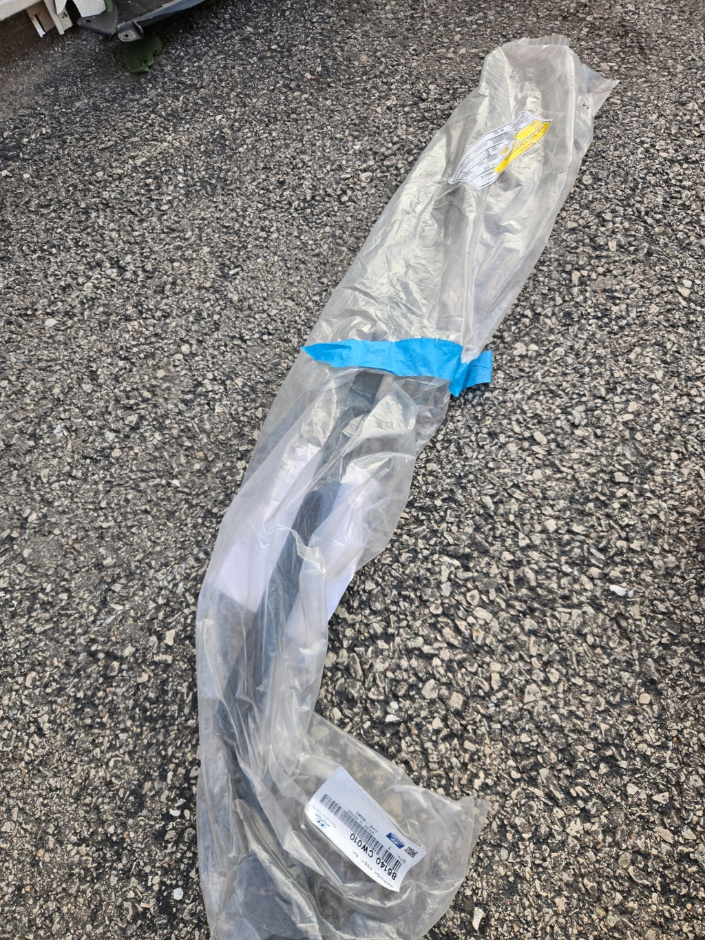 Genuine Hyundai Side Molding 86140-CW010 NEW OEM RH