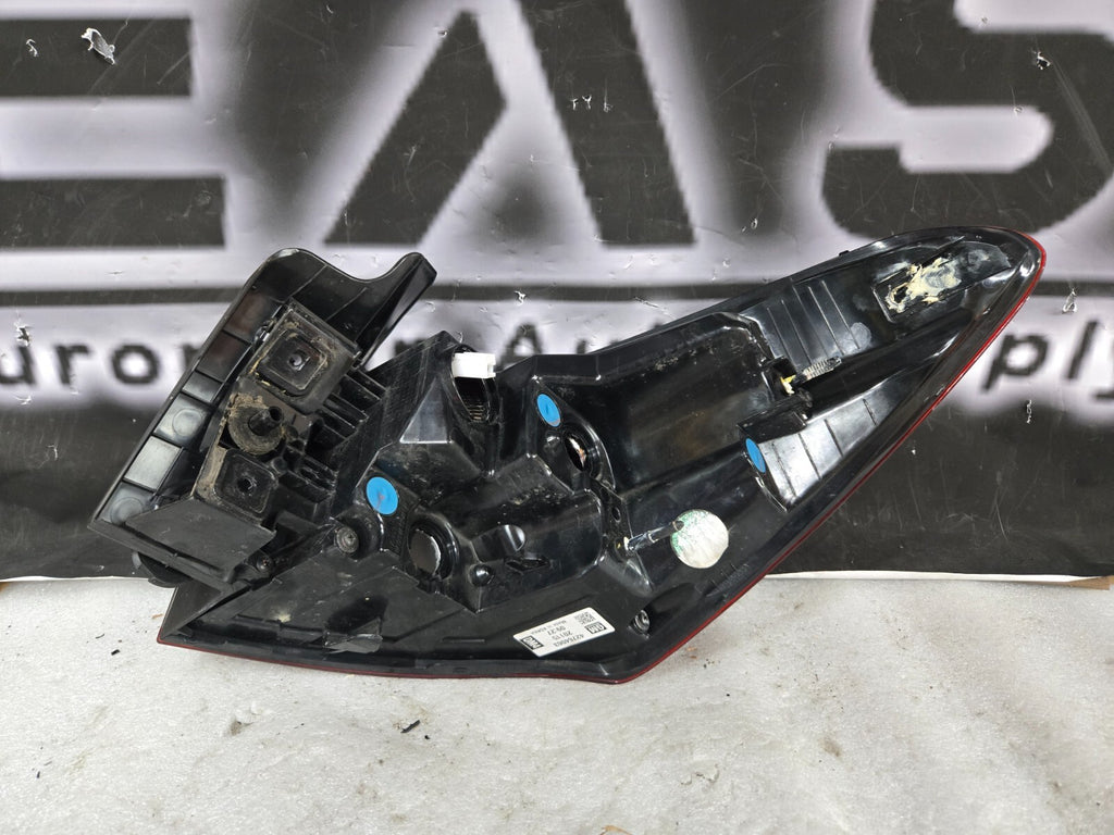 2022-2024 CHEVROLET TRAILBLAZER DRIVER LEFT REAR BRAKE TAIL LIGHT OEM 42764063