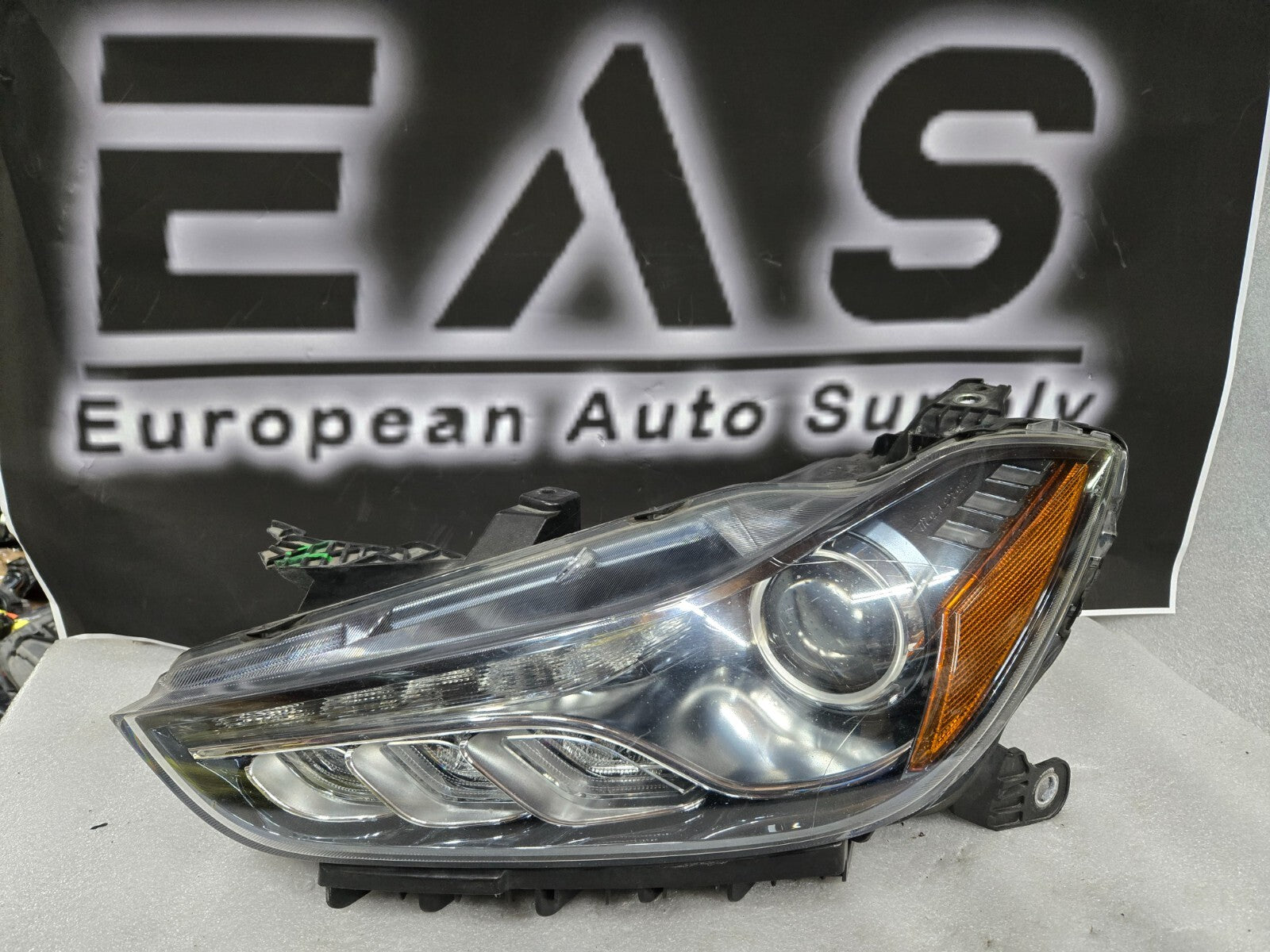2014-2017 Maserati Ghibli Left LH Driver Xenon HID Headlight OEM 670005476