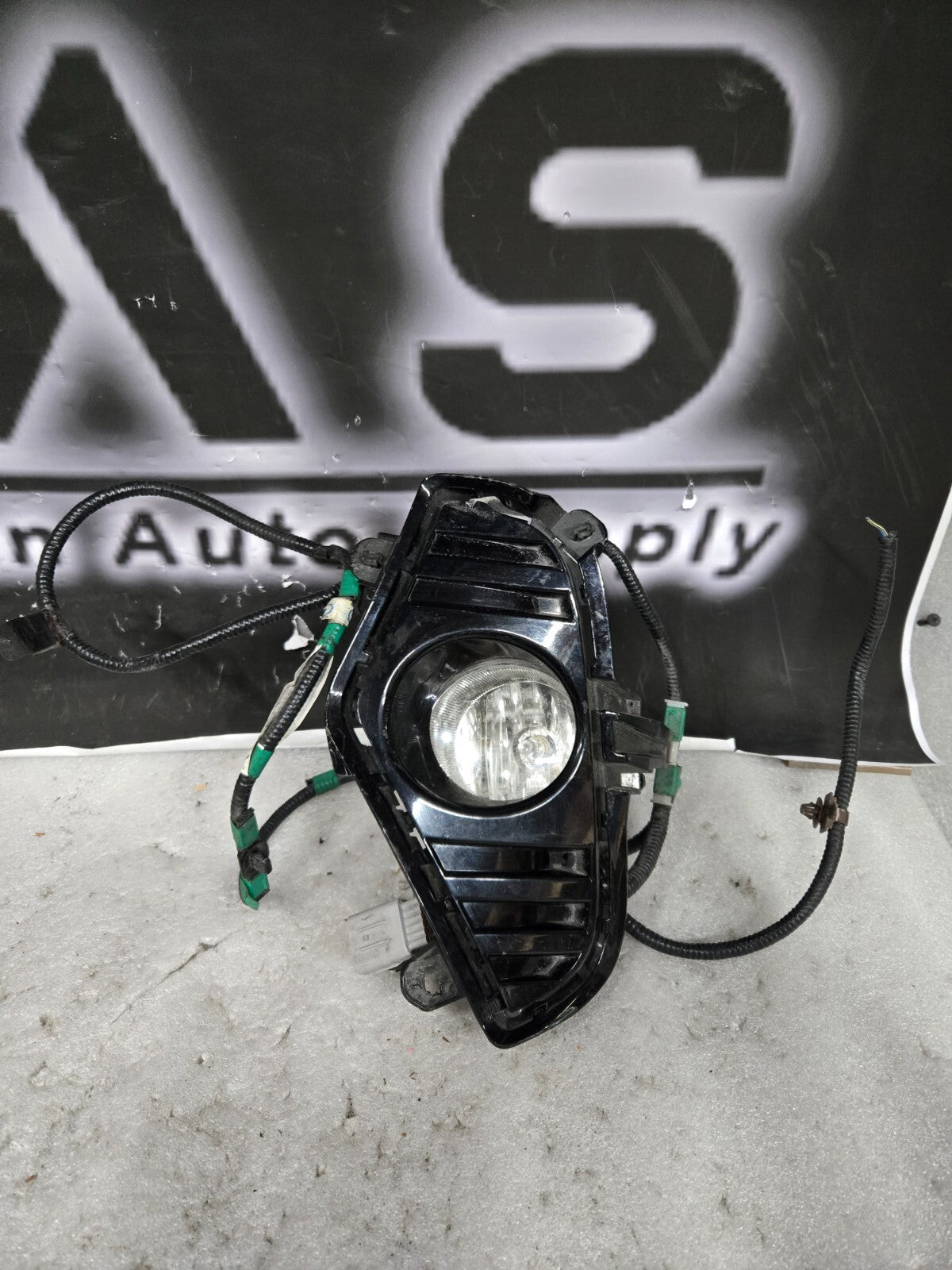 2019-2024 TOYOTA RAV 4 LEFT SIDE FOGLIGHT WITH COVER OEM 