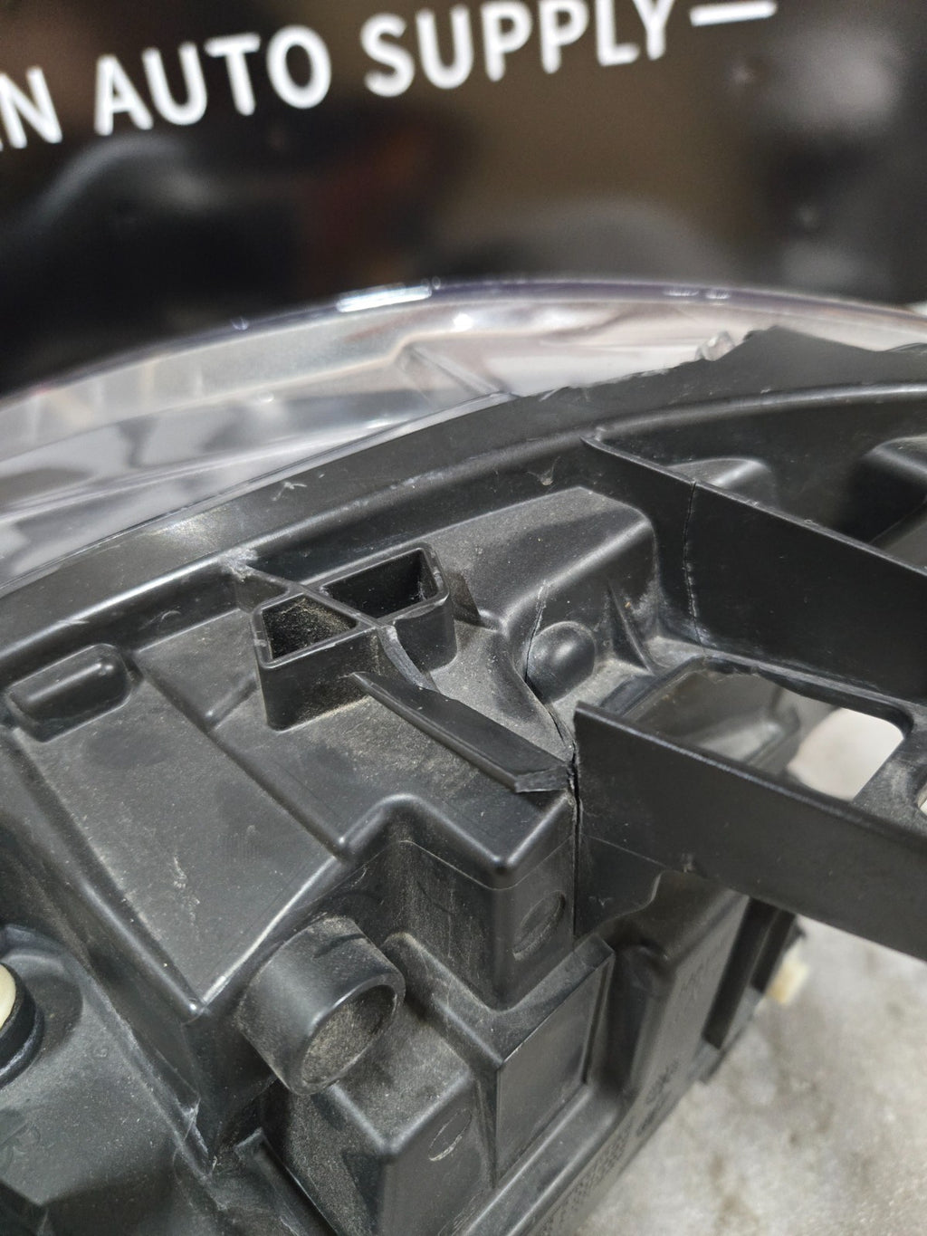 2018-2021 MASERATI QUATTROPORTE M156 RIGHT HEADLIGHT LED OEM 670100620 COMPLETE