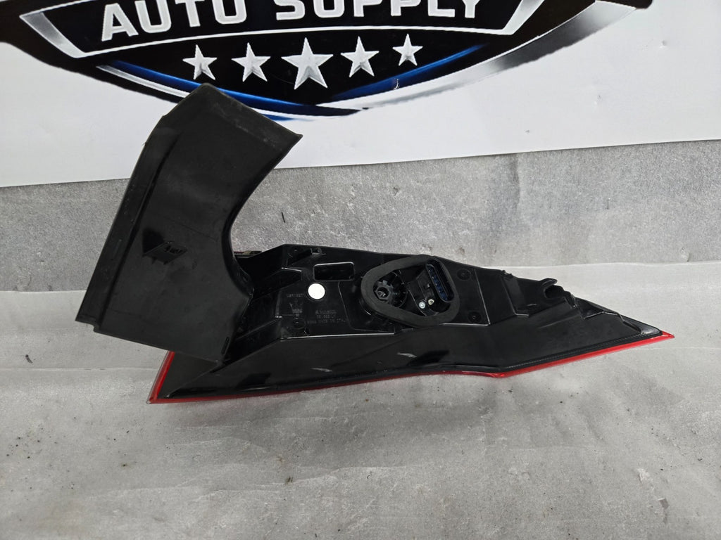2023-2026 Maserati Grecale OEM LED Tail Light Left LH Driver Side 670157333