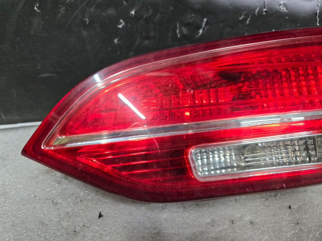 2013-2016 Hyundai Santa Fe Right RH Inner Tail Light Assembly OEM 92406-4Z0