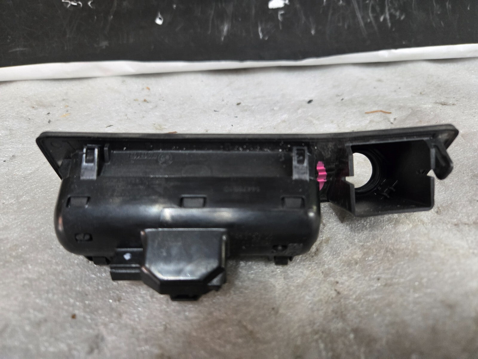 BMW F48 F39 F25 F26 F15 F16 Rear Trunk Tailgate Release Open Switch OEM 7463163