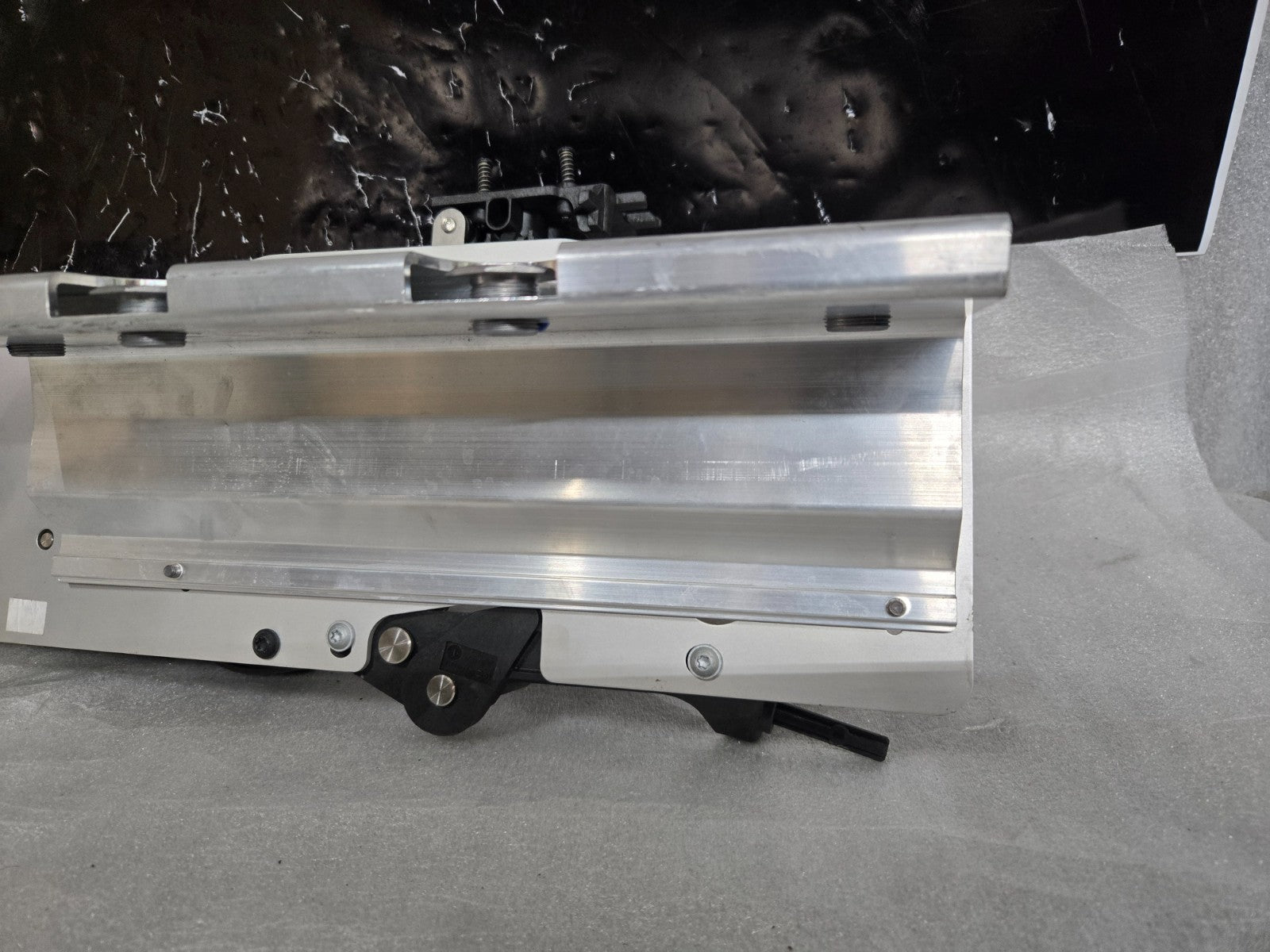 2019-2023 Rolls Royce Ghost Radiator Spirit Ecstasy Lift Mechanism 51137495477