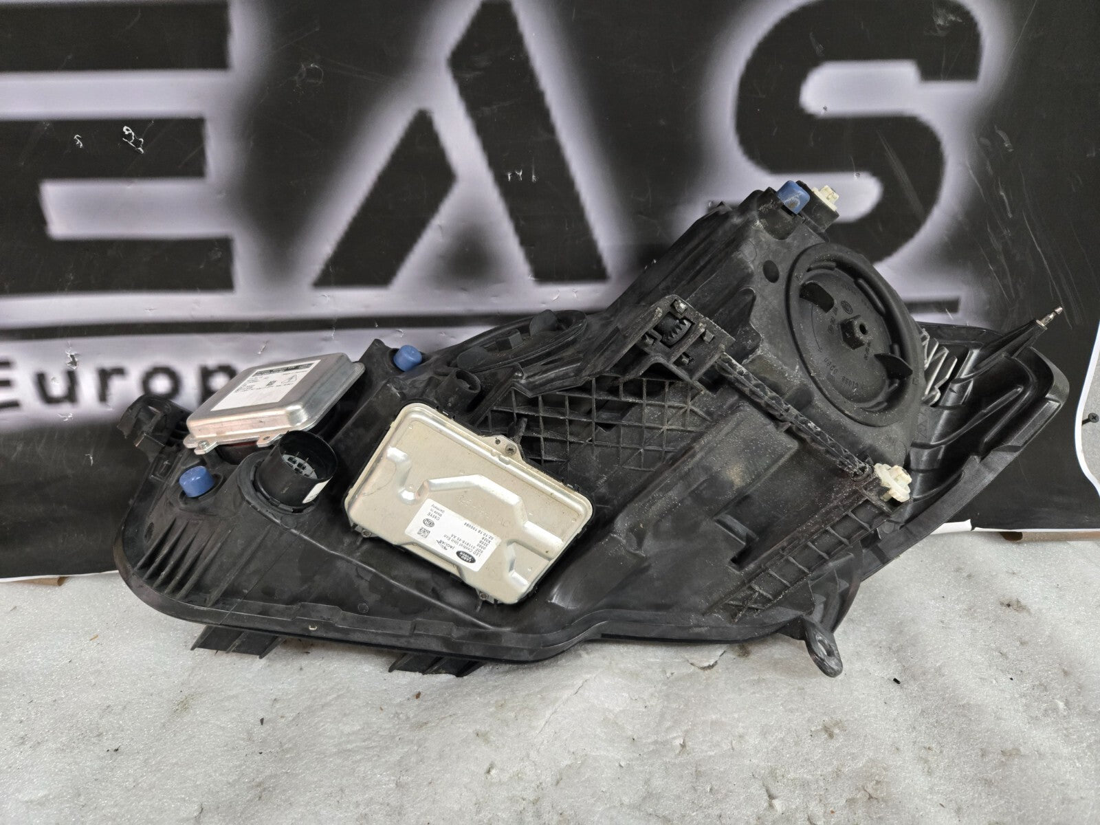 2016-2019 Jaguar XE Headlight Xenon Right Passenger GX73-13W029-CE w/ Modules OE
