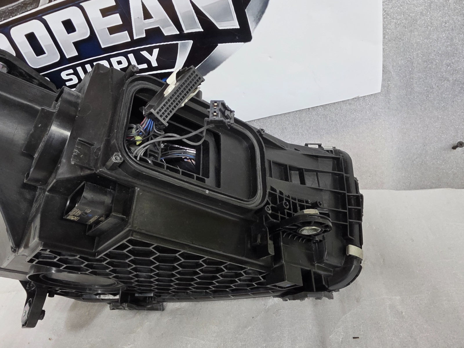 2022-25 MERCEDES W206 C-CLASS C300 LEFT LH DRIVER LED HEADLIGHT OEM A2069061303