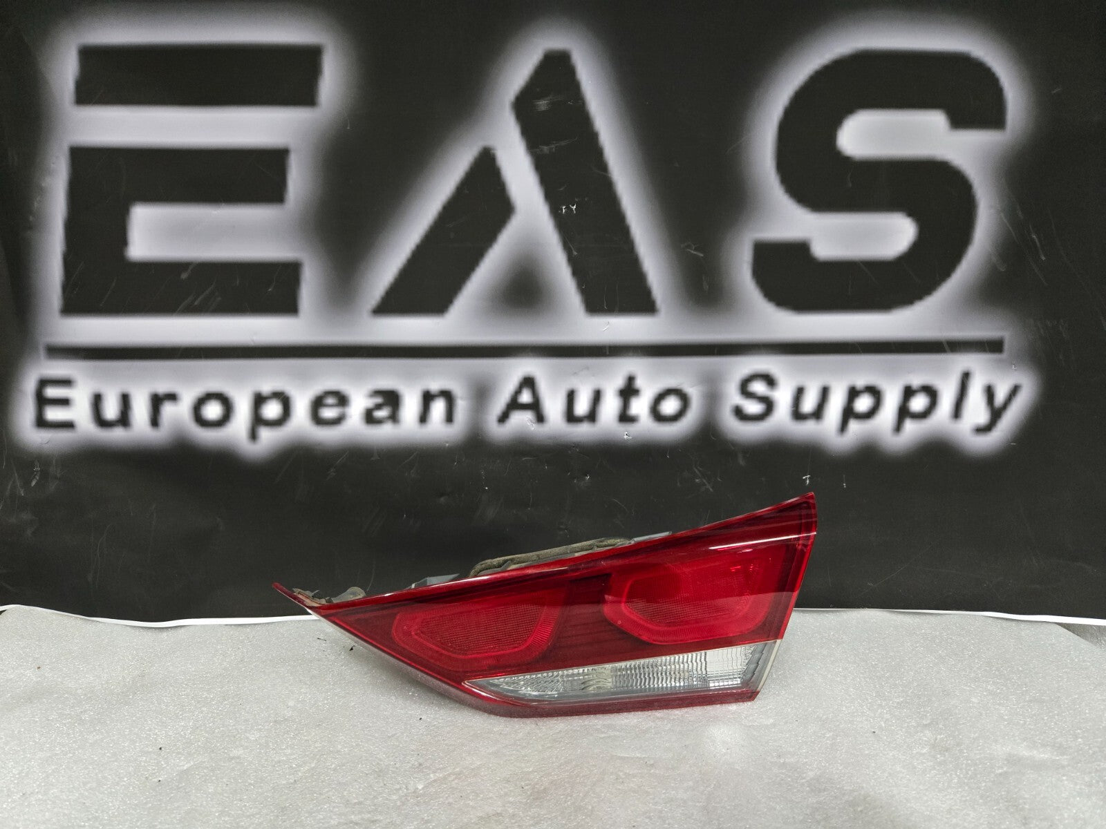 2017 2018 Hyundai Elantra Right RH Passenger Side Taillight OEM 92404-F30