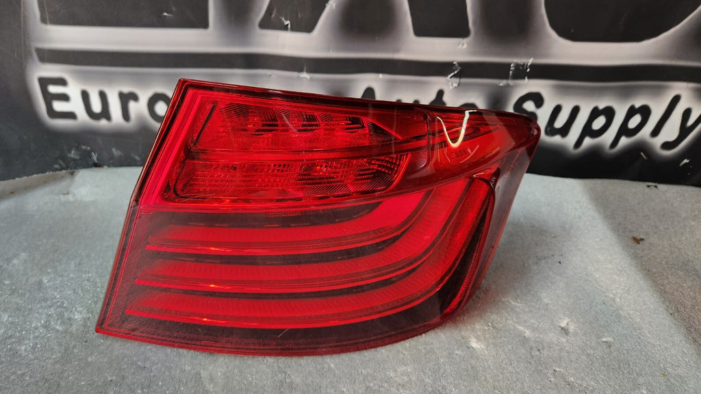2014-16 BMW 535i F10 Passenger Right Outer Quarter Panel Tail Light Lamp LCI OEM