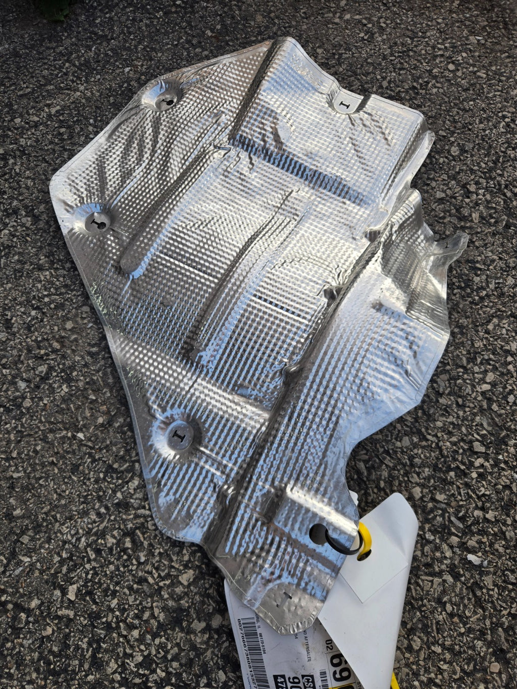 NEW OEM GM Exhaust Rear Underbody Heat Shield 84687184 Tahoe Suburban Yukon