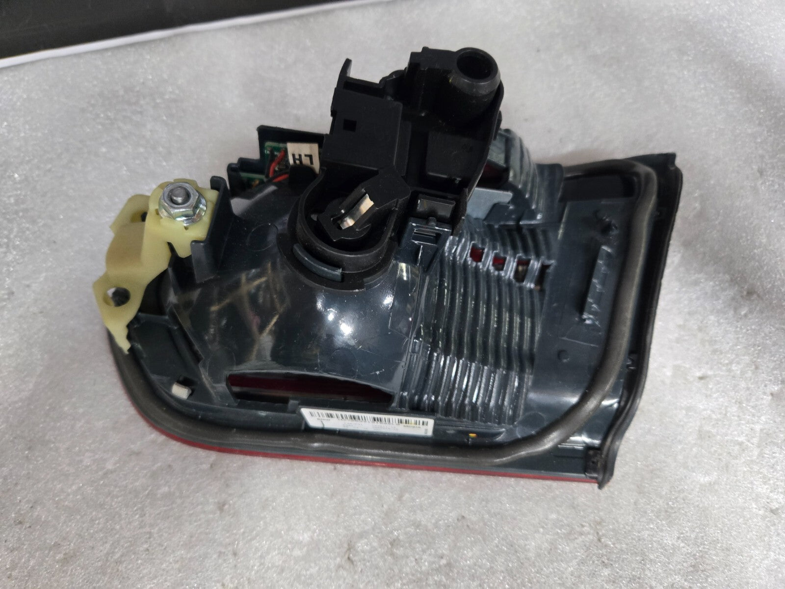 2012-2015 BMW 328I F30 320I REAR LEFT LH DRIVER SIDE INNER TAILLIGHT 7259915 OEM