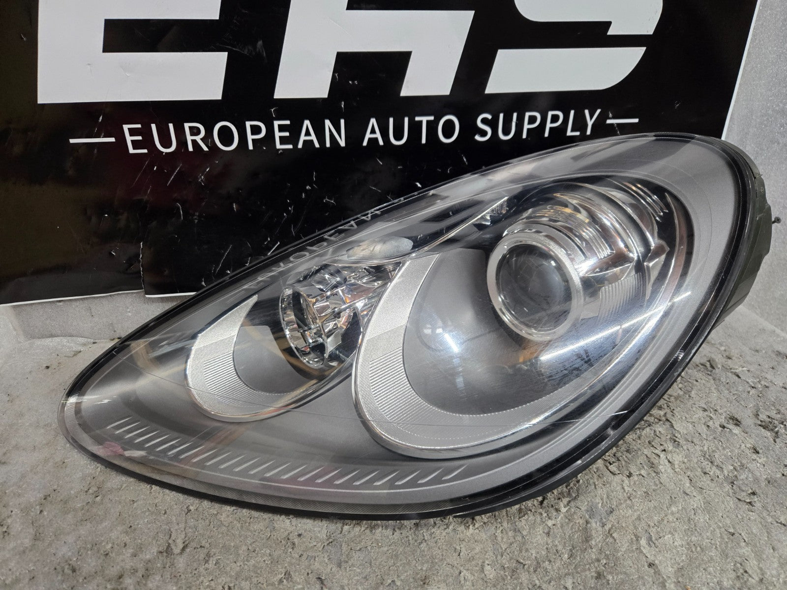 2011-2014 Porsche Cayenne Left LH Driver Side Headlight Halogen OEM 7P5941029CE