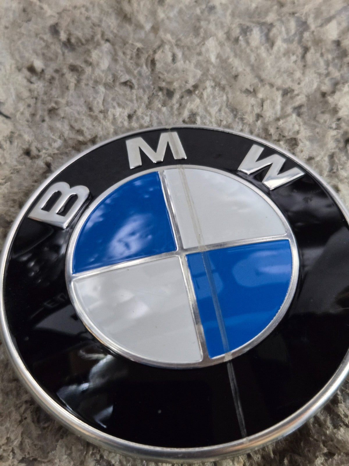 2018-2024 BMW X3 G01 FRONT HOOD BONNET EMBLEM LOGO SYMBOL BADGE OEM 7499154