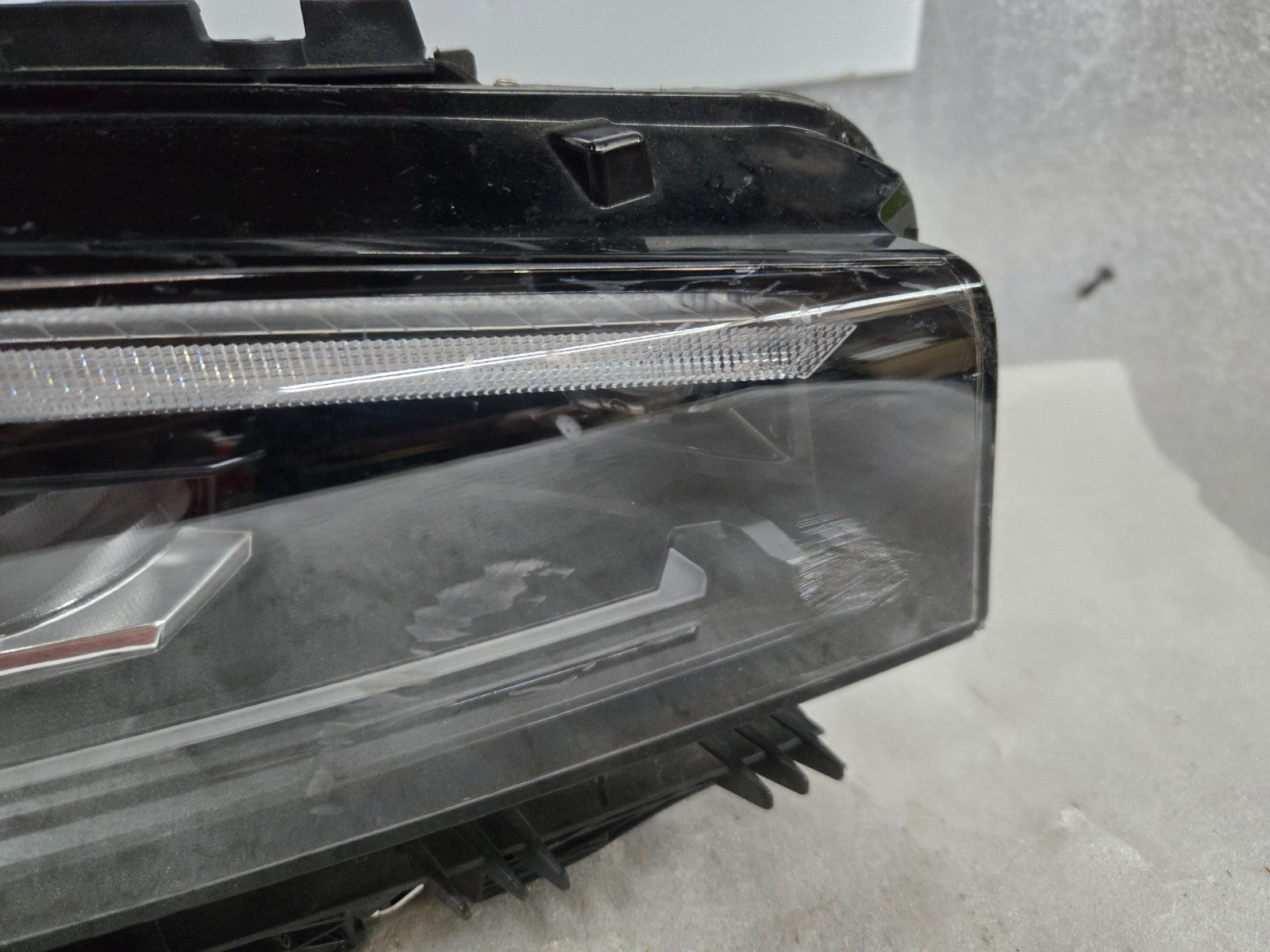 2022-2025 BMW 3-Series Right RH Passenger Shadowline LED Headlight OEM 7886664