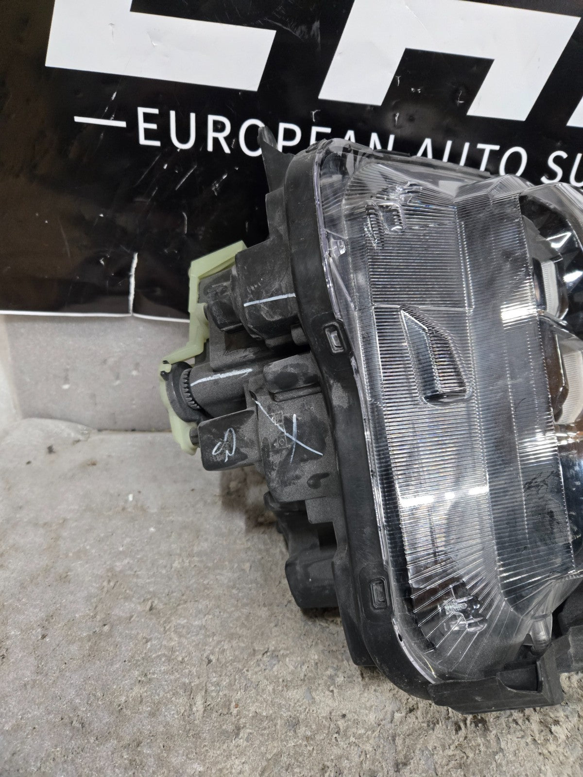 2022 2023 HYUNDAI TUCSON RIGHT PASSENGER FULL LED REFLECTOR LOWER HEADLIGHT OEM