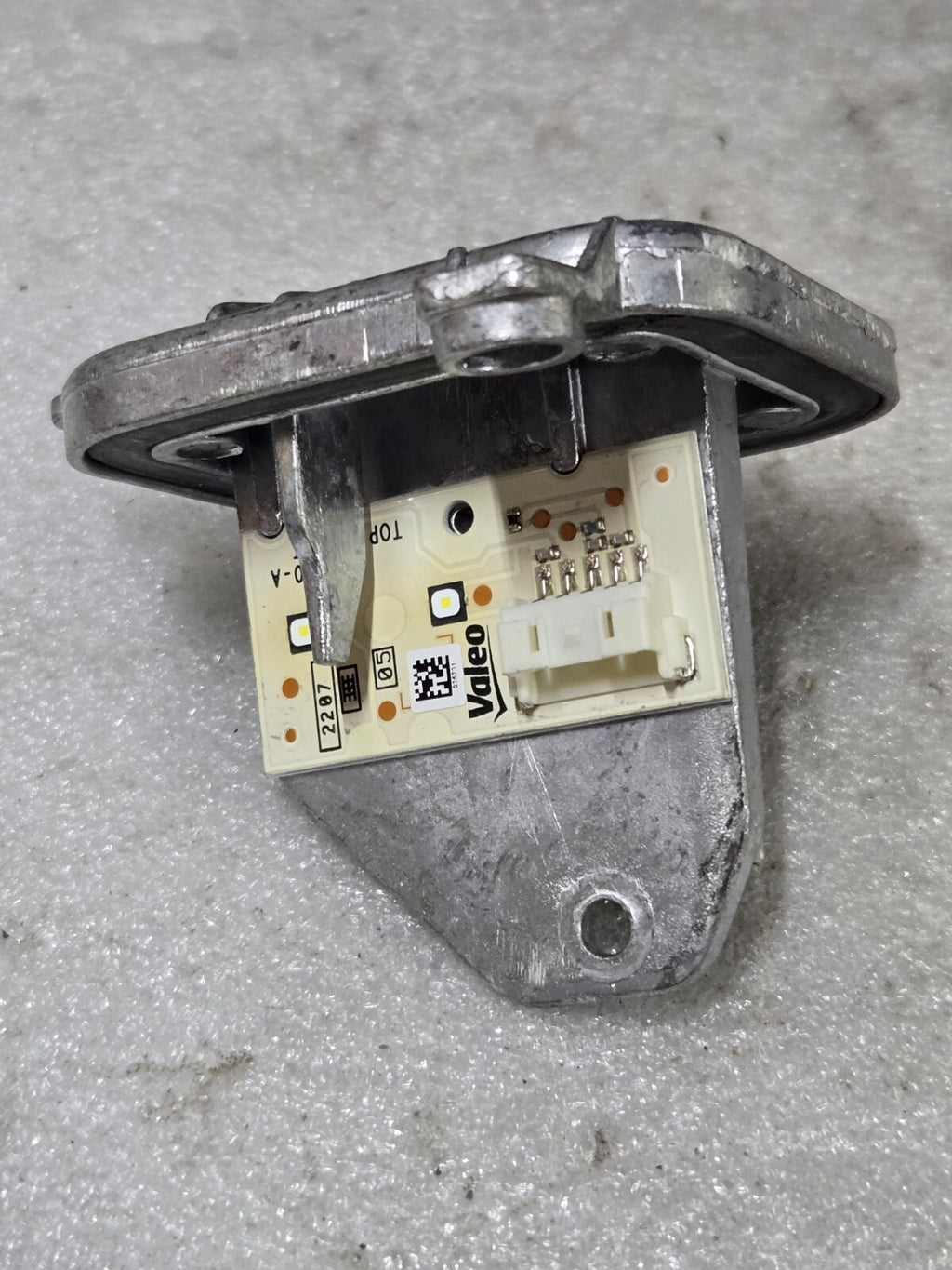2019-2023 BMW X2 FRONT RIGHT RH HEADLIGHT CONTROL MODULE OEM 90132032