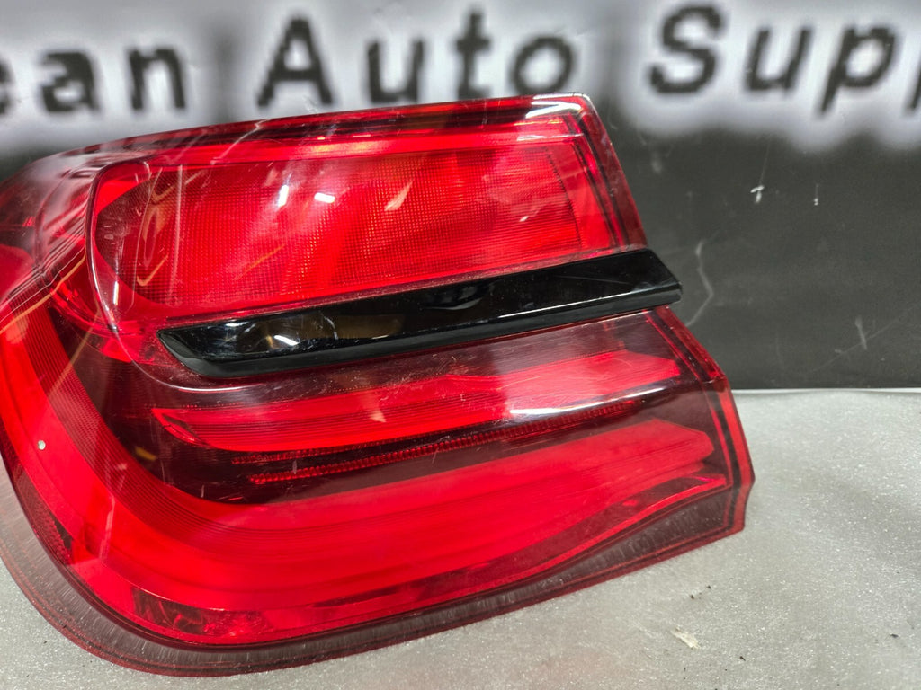 2016 - 2019 BMW 750I OEM LEFT REAR (QUARTER MOUNTED) TAIL LIGHT LAMP 7342965