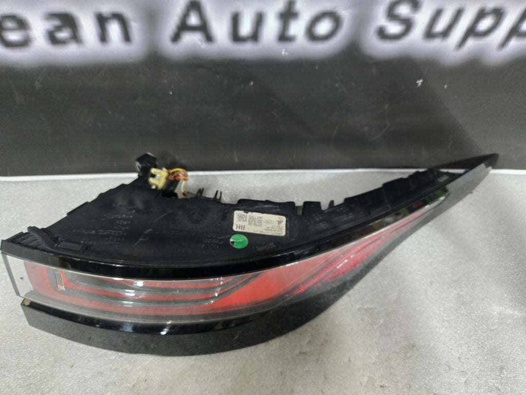 2018-2020 RANGE ROVER EVOQUE TAIL LIGHT REAR RIGHT PASSENGER K8D2-13404-BE OEM
