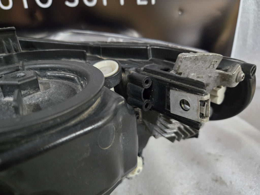 2016-2018 BMW 3-Series F30 Right RH Side Non-Adaptive LED Headlight OEM COMPLETE