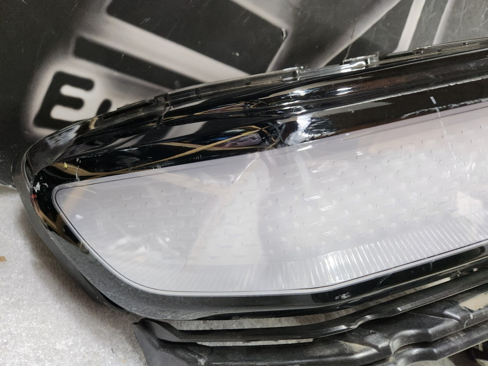 2021 2022 2023 RIVIAN R1T RIGHT PASSENGER SIDE LED HEADLIGHT COMPLETE OEM
