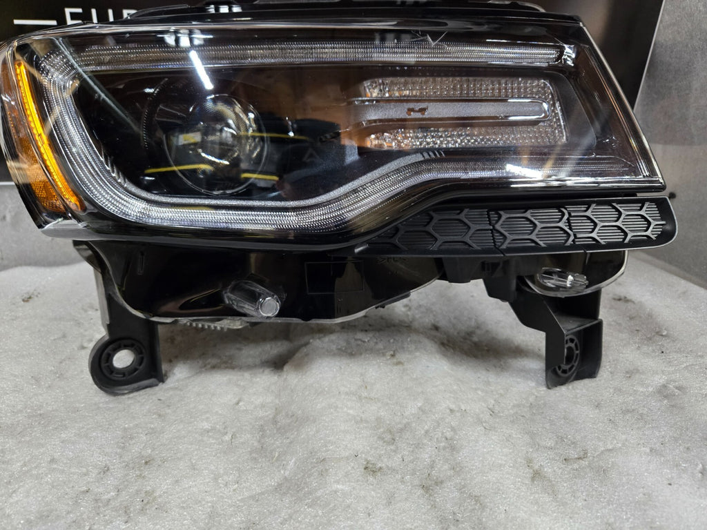 2016-2022 Jeep Grand Cherokee NON-AFS Headlight Black Right RH Passenger OEM H