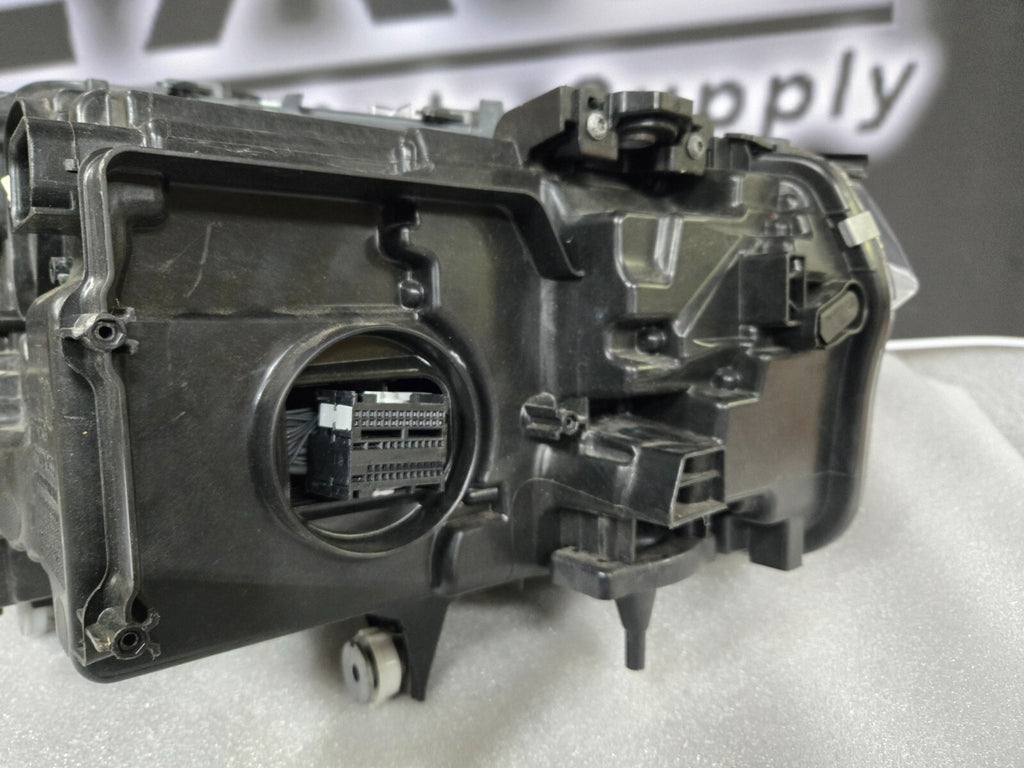 2018-2021 BMW X3 X4 G01 G02 Adaptive LED HEADLIGHT LEFT DRIVERS SIDE OEM 8739657