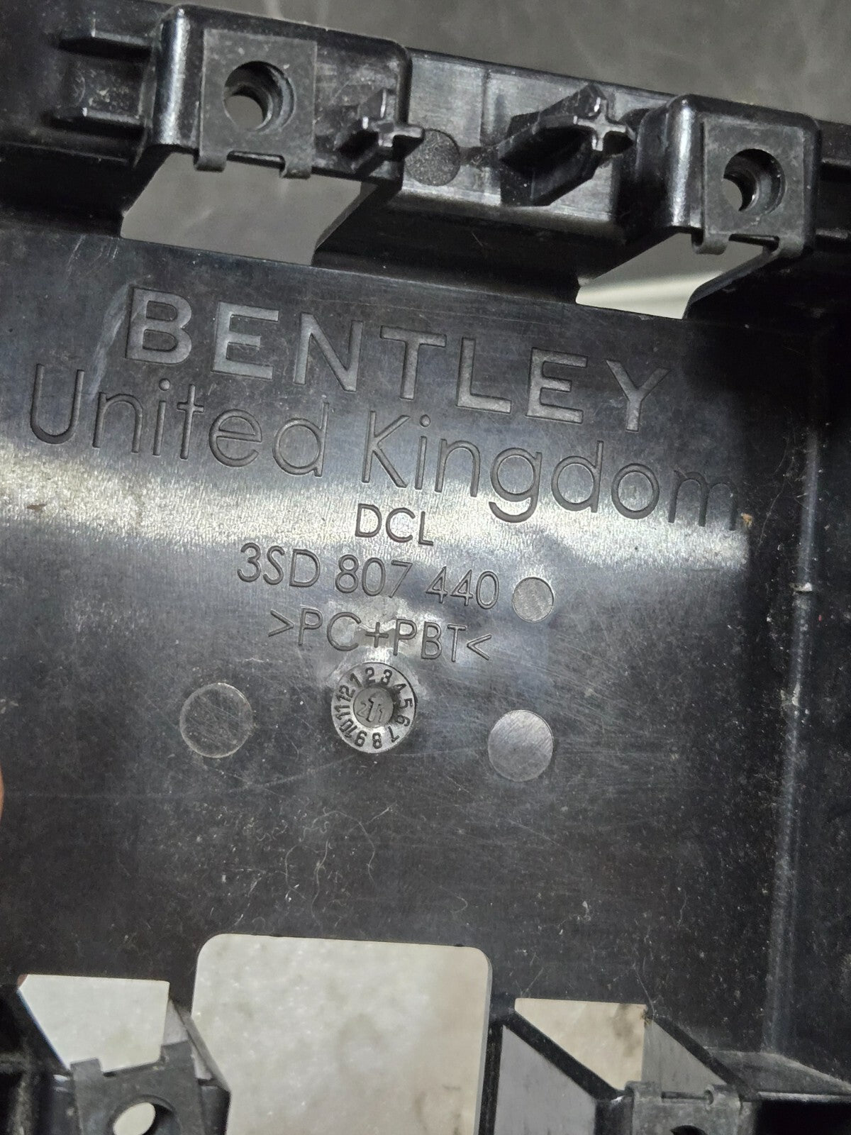 2019-2024 BENTLEY CONTINENTAL GT FRONT DRIVER SIDE RADAR BRACKET 3SD807440 OEM