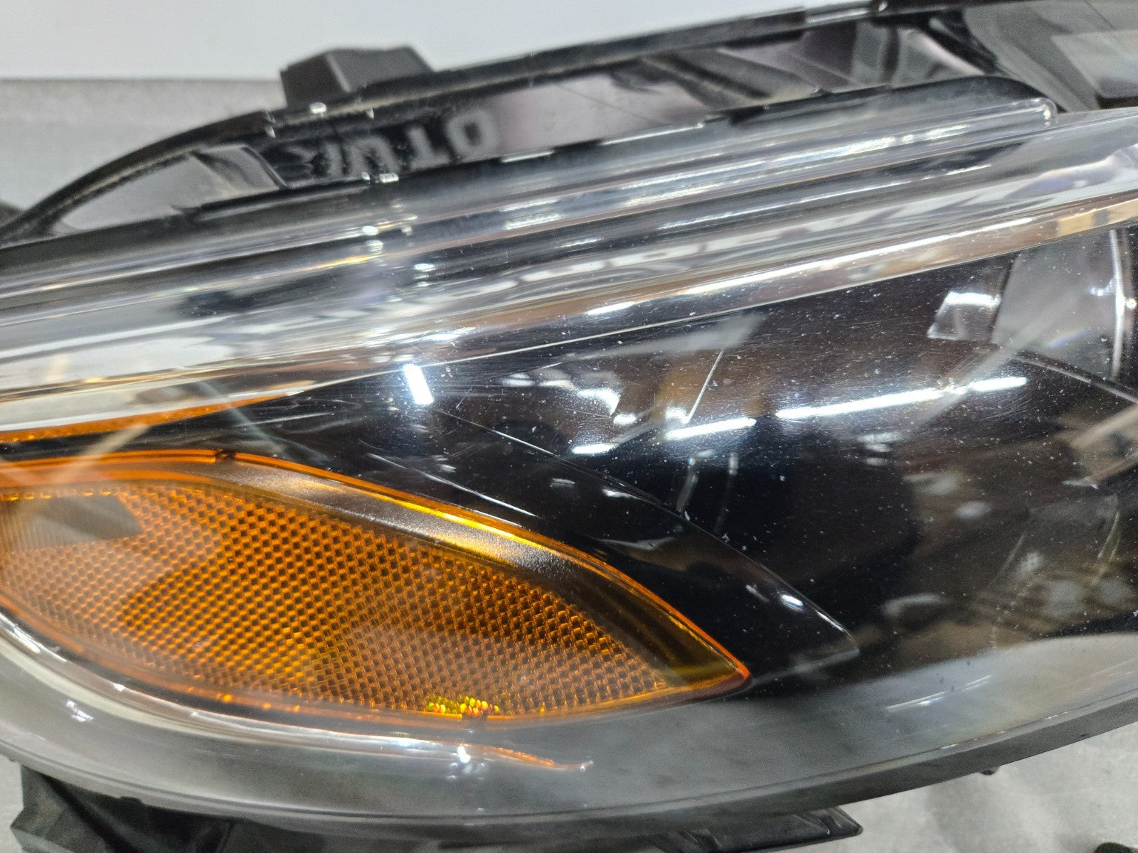 2019-2021 Chevrolet Malibu Right RH Passenger Halogen Headlight OEM 84680166