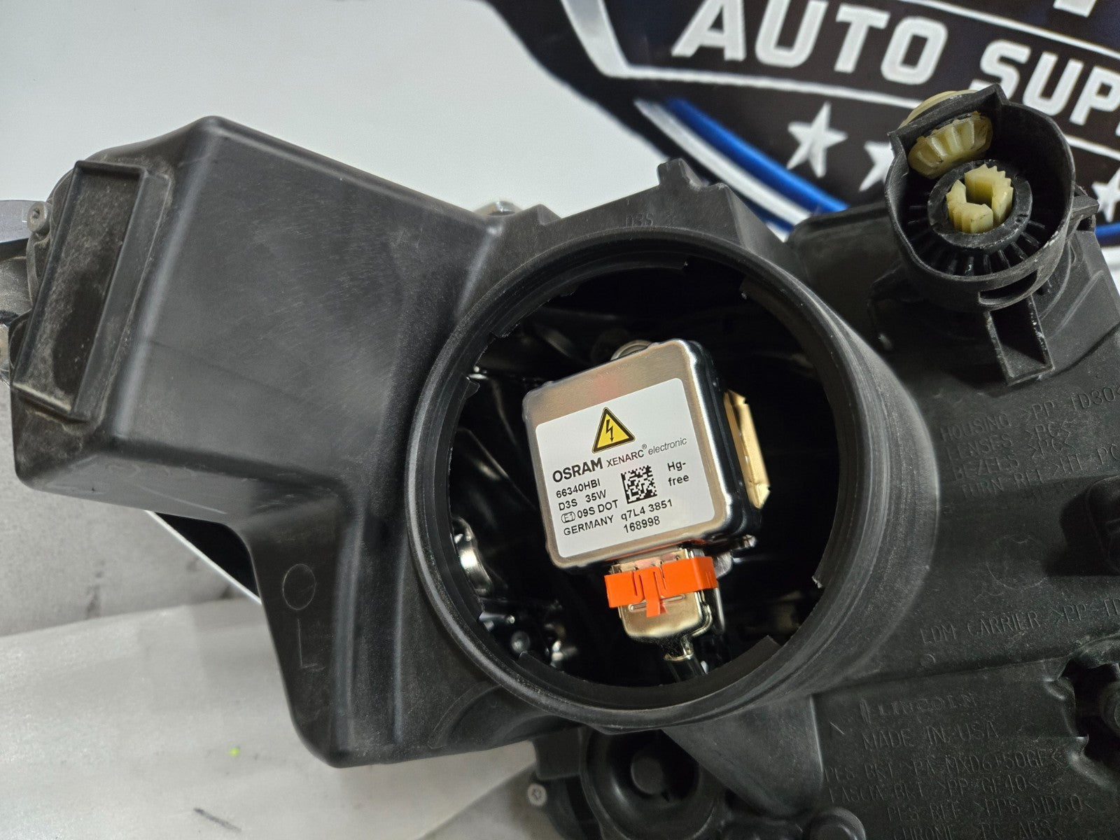 2015-2018 Lincoln MKC Headlight Xenon HID Left LH Driver OEM EJ7B-13006-A