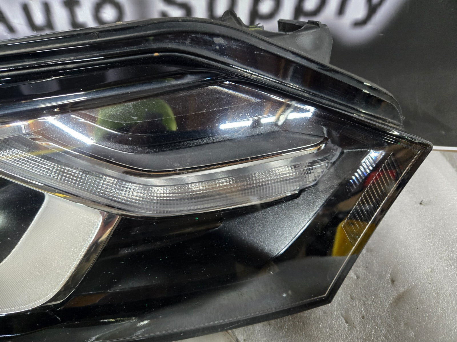 2018 2019 2020 Chevrolet Equinox Headlight Halogen Right RH GM OEM 84428284