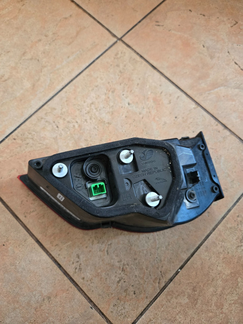 2017-2020 JAGUAR F-PACE REAR LEFT LIFTGATE BRAKE LIGHT TAIL HK83-15K273-AA OEM