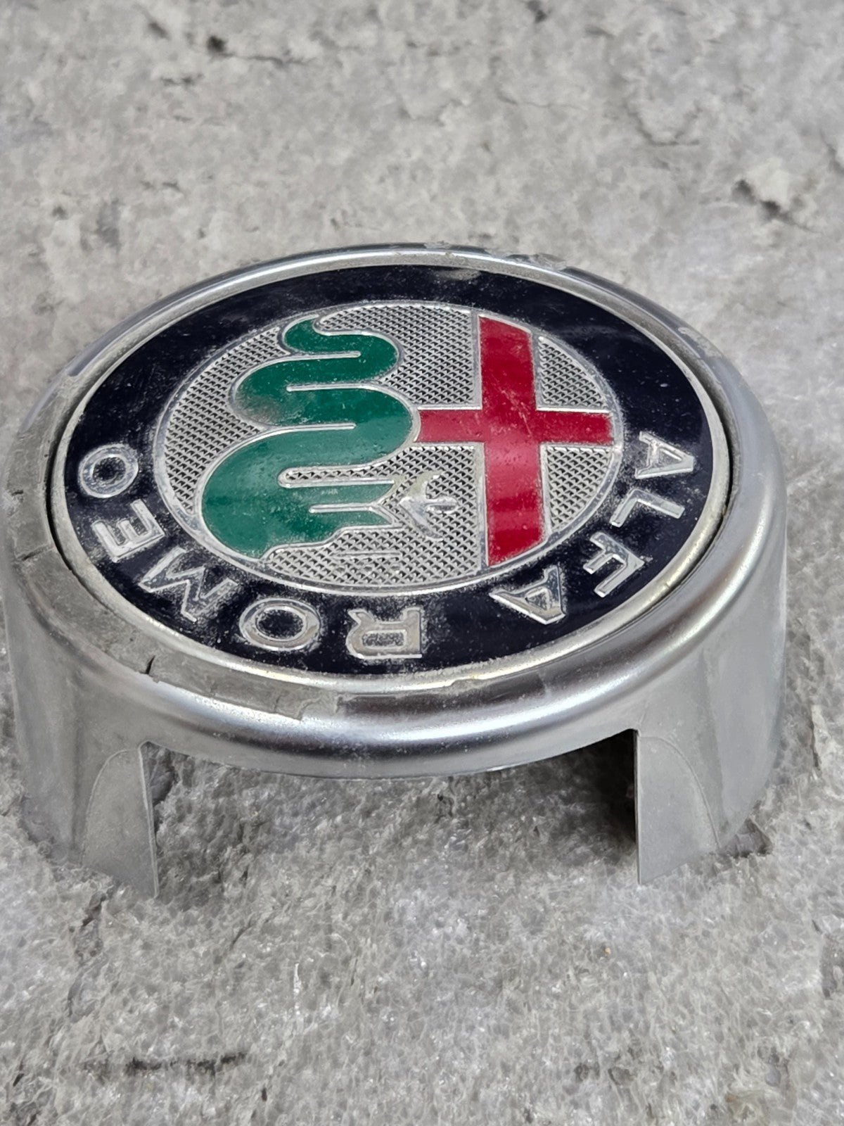 Alfa Romeo -Front Grille Badge Emblem Logo 13051935 OEM