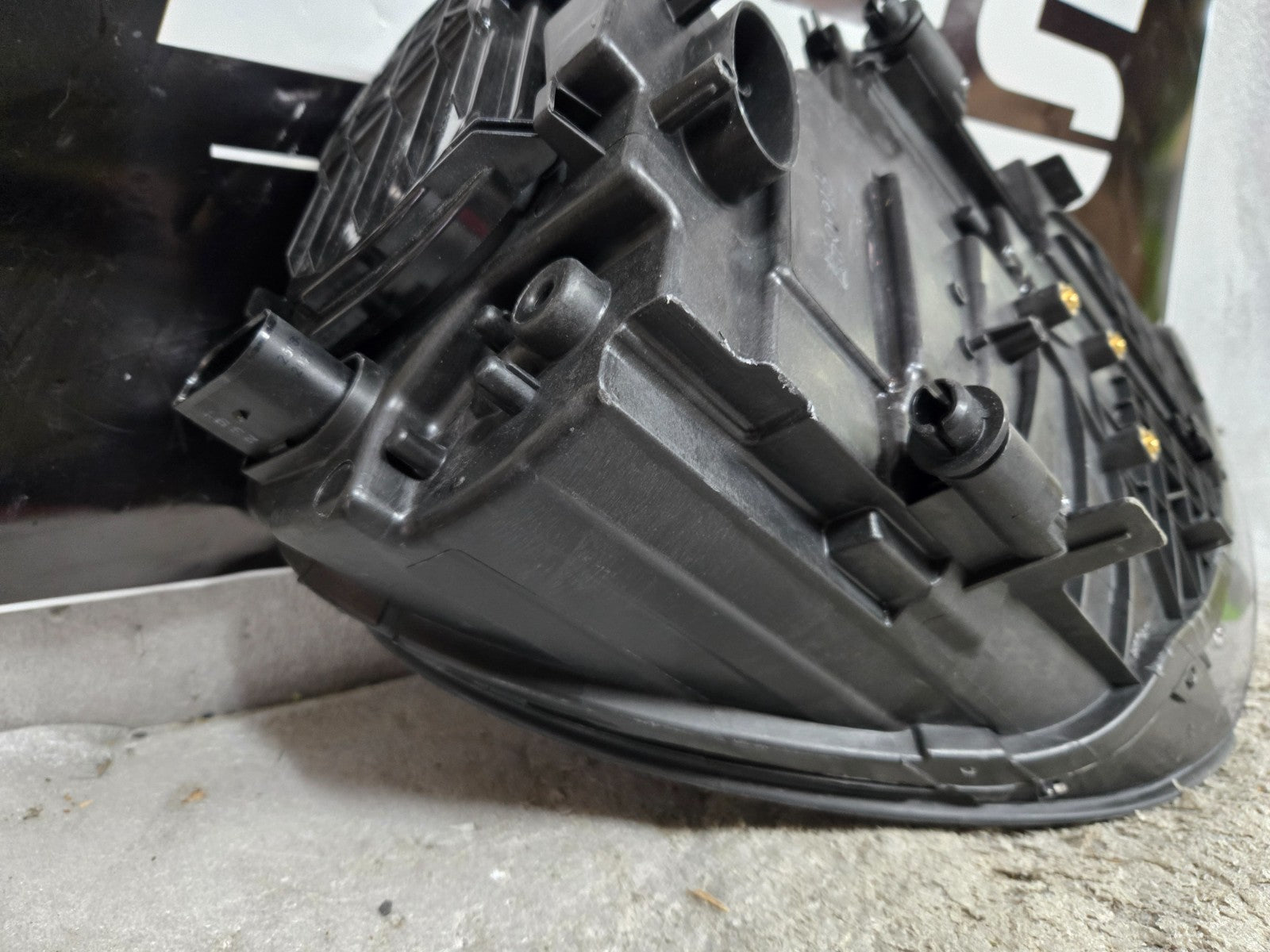 2011-2014 Porsche Cayenne Left LH Driver Side Headlight Halogen OEM 7P5941029CE