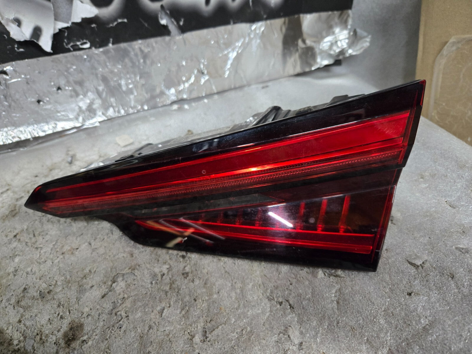 2018-2019 AUDI A5 S5 RS5 REAR RIGHT SIDE INNER TAILLIGHT LAMP OEM 8W6945094A