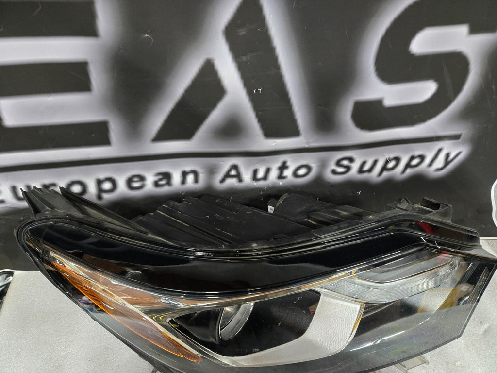 2018 2019 2020 Chevrolet Equinox Headlight Halogen Right RH GM OEM 84428284