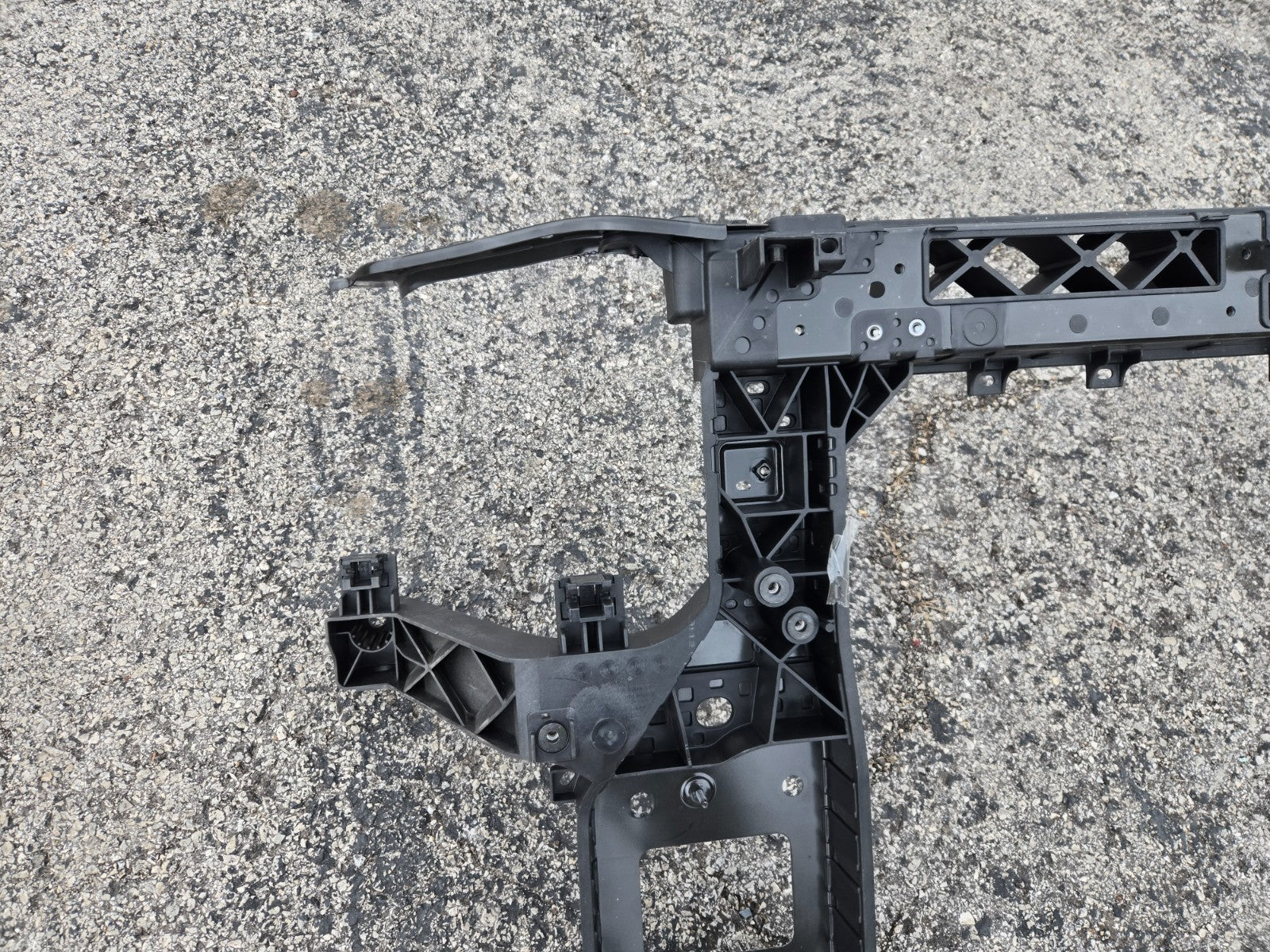 2024-2026 HYUNDAI SANTA FE FRONT RADIATOR SUPPORT CARRIER FRAME OEM 64101-R6000