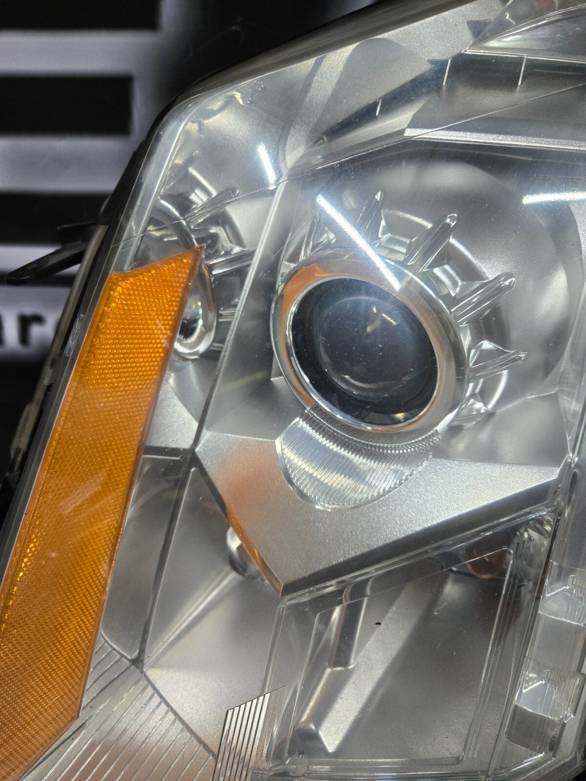 2010-2013 Cadillac SRX Left Driver Side Headlight Halogen OEM 22853872