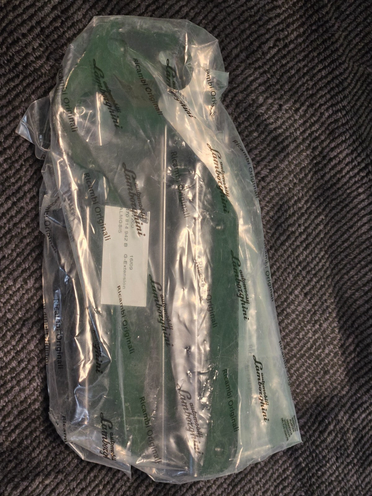 Lamborghini Aventador RH Rear Quarter Panel Extension Bracket 470814942B OEM