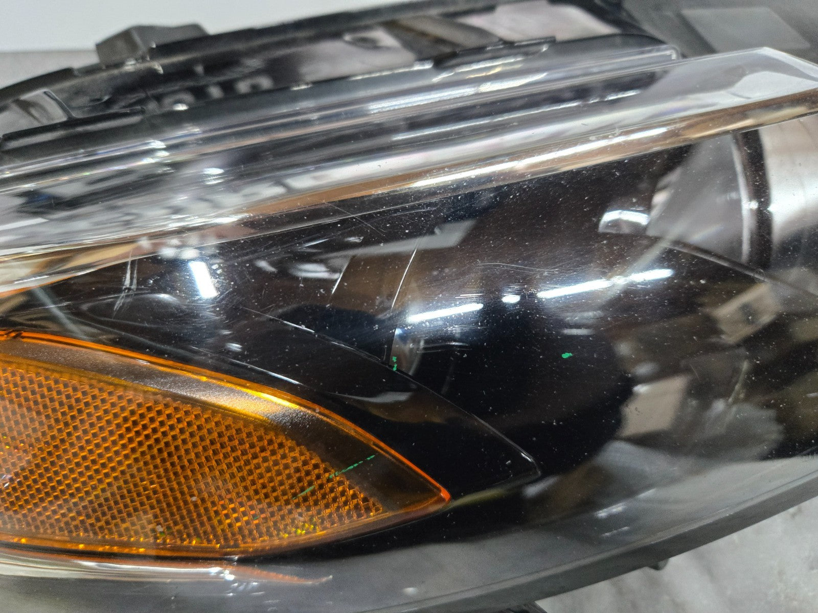 2019-2021 Chevrolet Malibu Right RH Passenger Halogen Headlight OEM 84680166