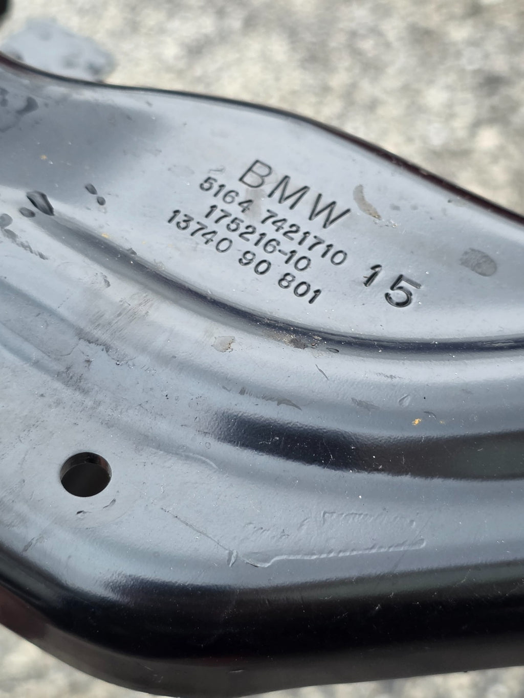 2019-2022 BMW X5 G05 FRONT RIGHT HEADLIGHT MOUNT 7421710 51647421710 GENUINE