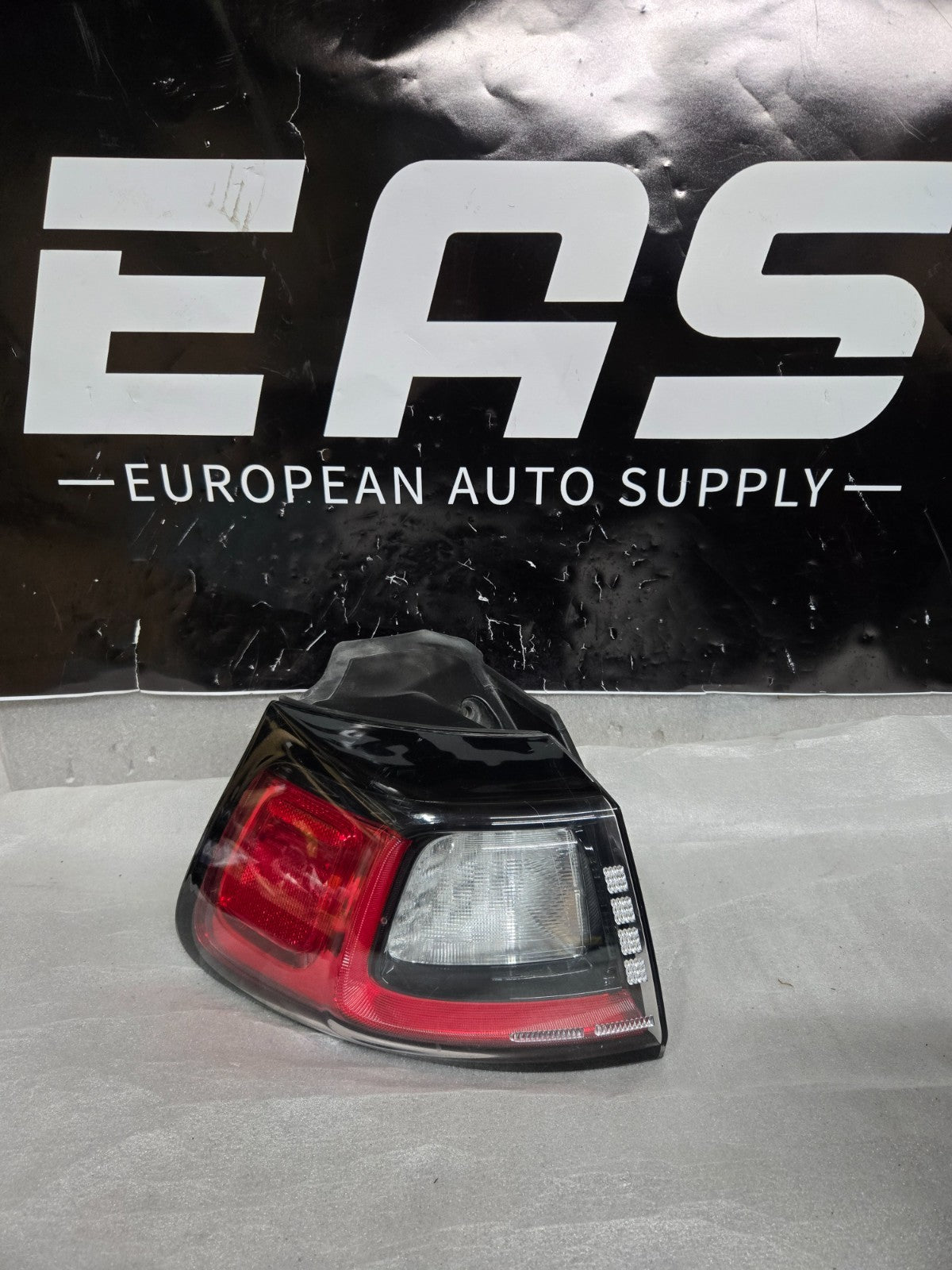 2019-2023 JEEP CHEROKEE REAR LEFT LH QUARTER PANEL TAIL LIGHT LED OEM