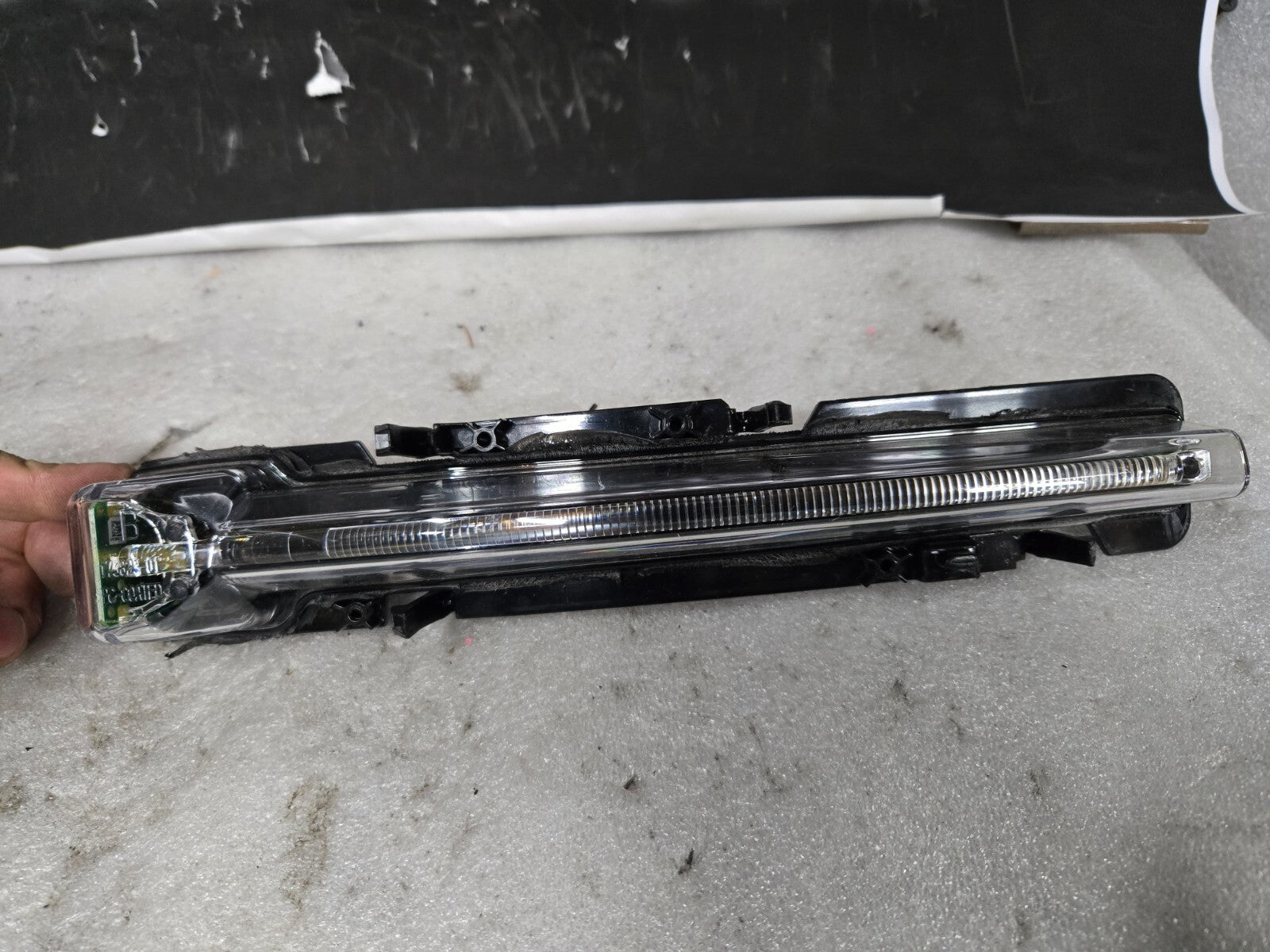 2010-2019 FORD TAURUS FRONT LEFT DRIVER TURN SIGNAL FOG LIGHT RUNNING LAMP OEM
