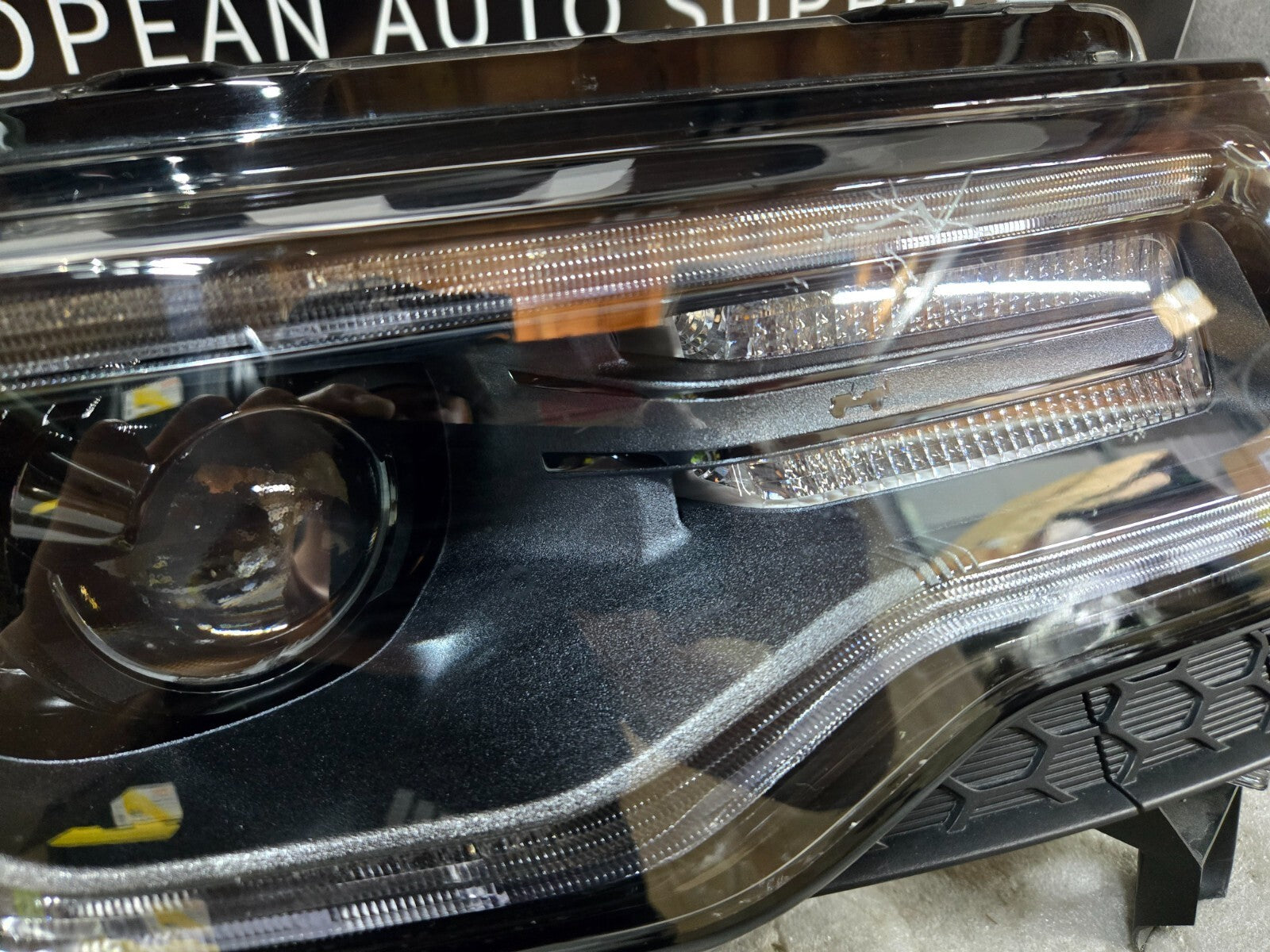 2016-2022 Jeep Grand Cherokee NON-AFS Headlight Black Right RH Passenger OEM H
