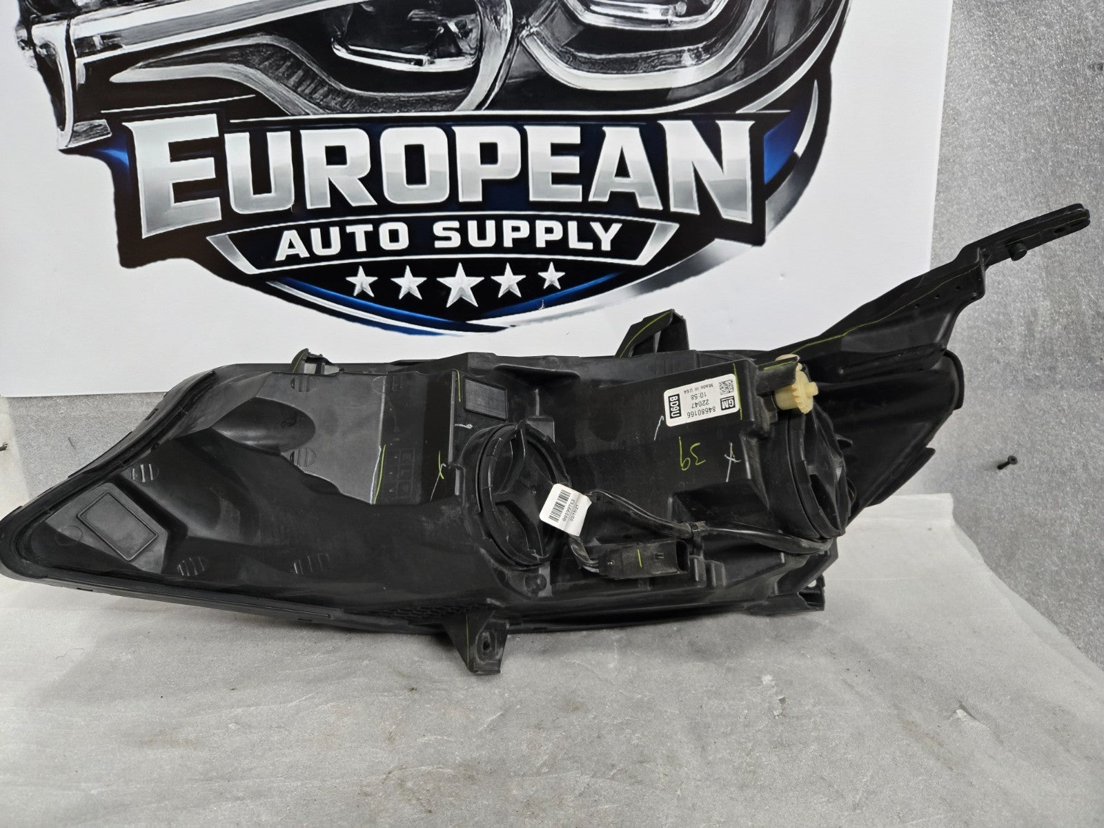 2019-2021 Chevrolet Malibu Right RH Passenger Halogen Headlight OEM 84680166