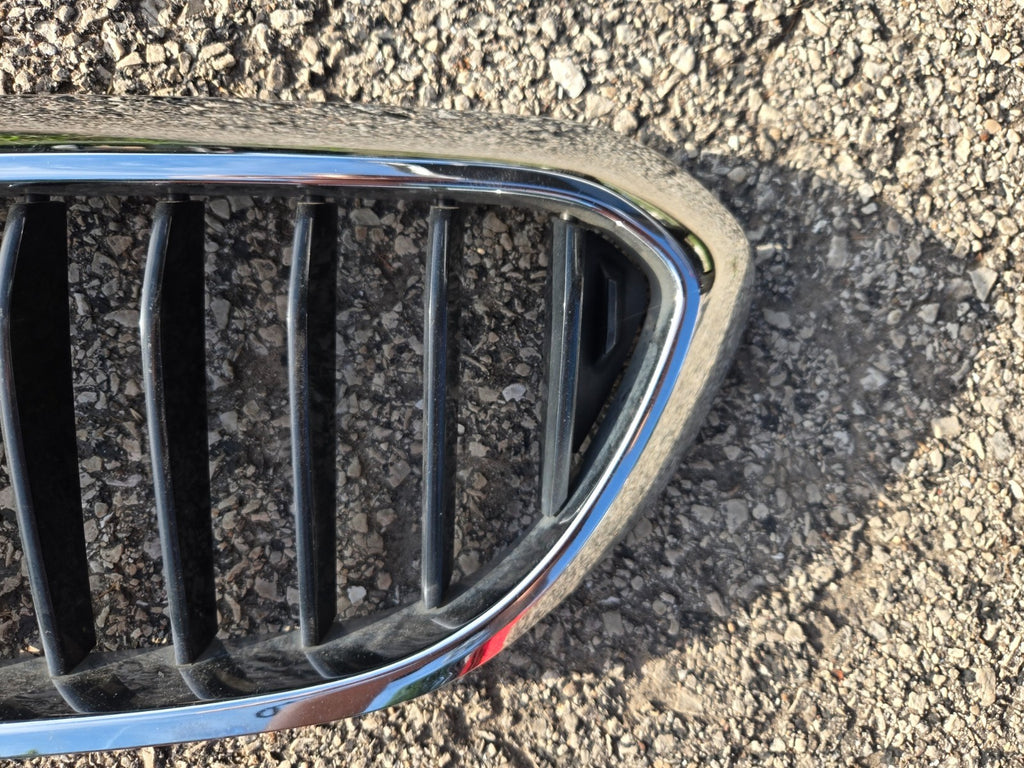 2017 - 2019 BMW 5-SERIES G30 LEFT LH DRIVER KIDNEY GRILLE CHROME 51137383519 OEM
