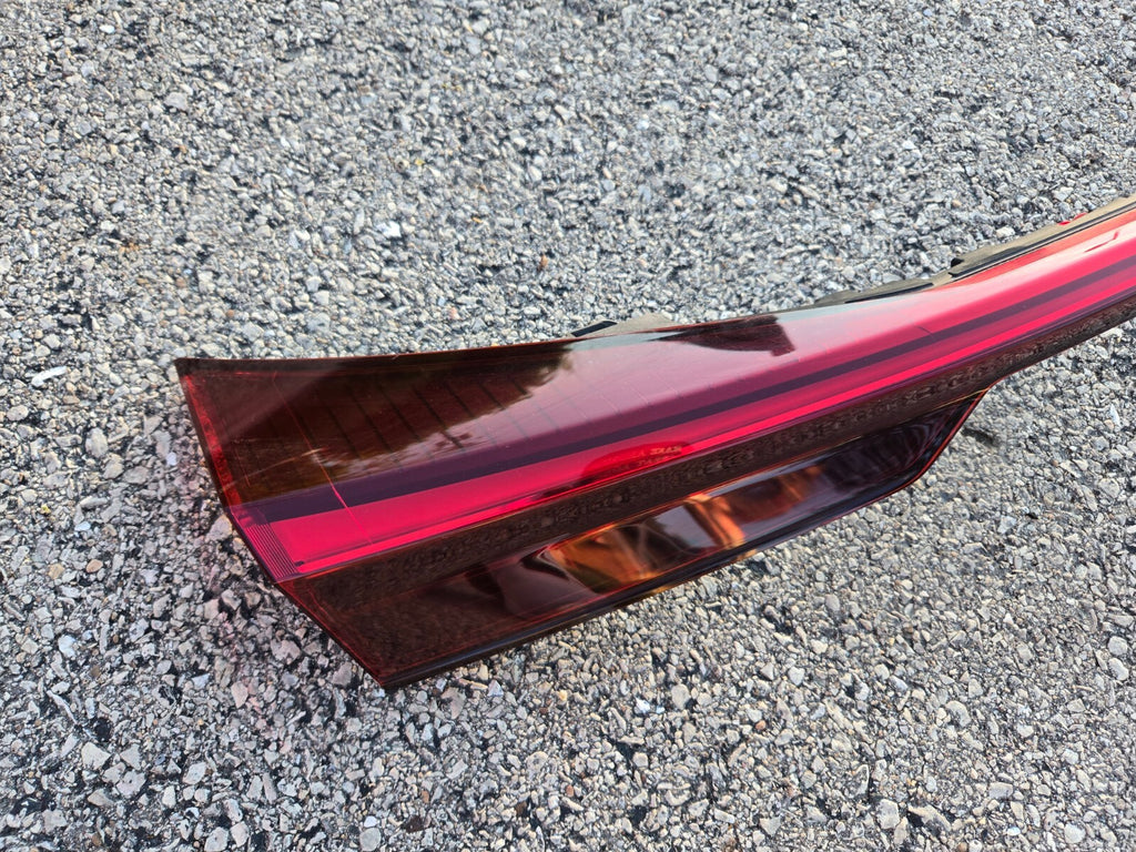 2019-2022 Lexus UX200 UX250H Tailgate Liftgate Back Center LED Taillight Bar OEM