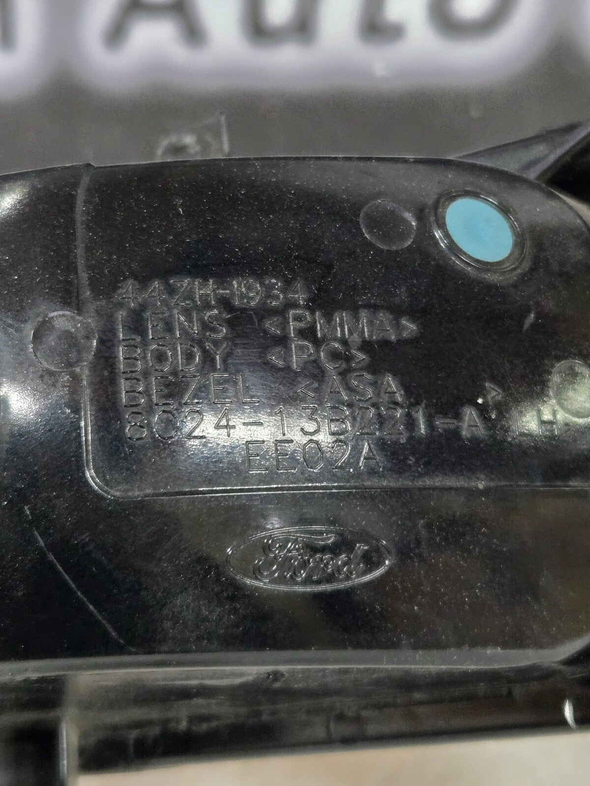 2008-14 Ford Econoline E250 Left Driver Headlight Marker Lamp 8C24-13B221-A OEM