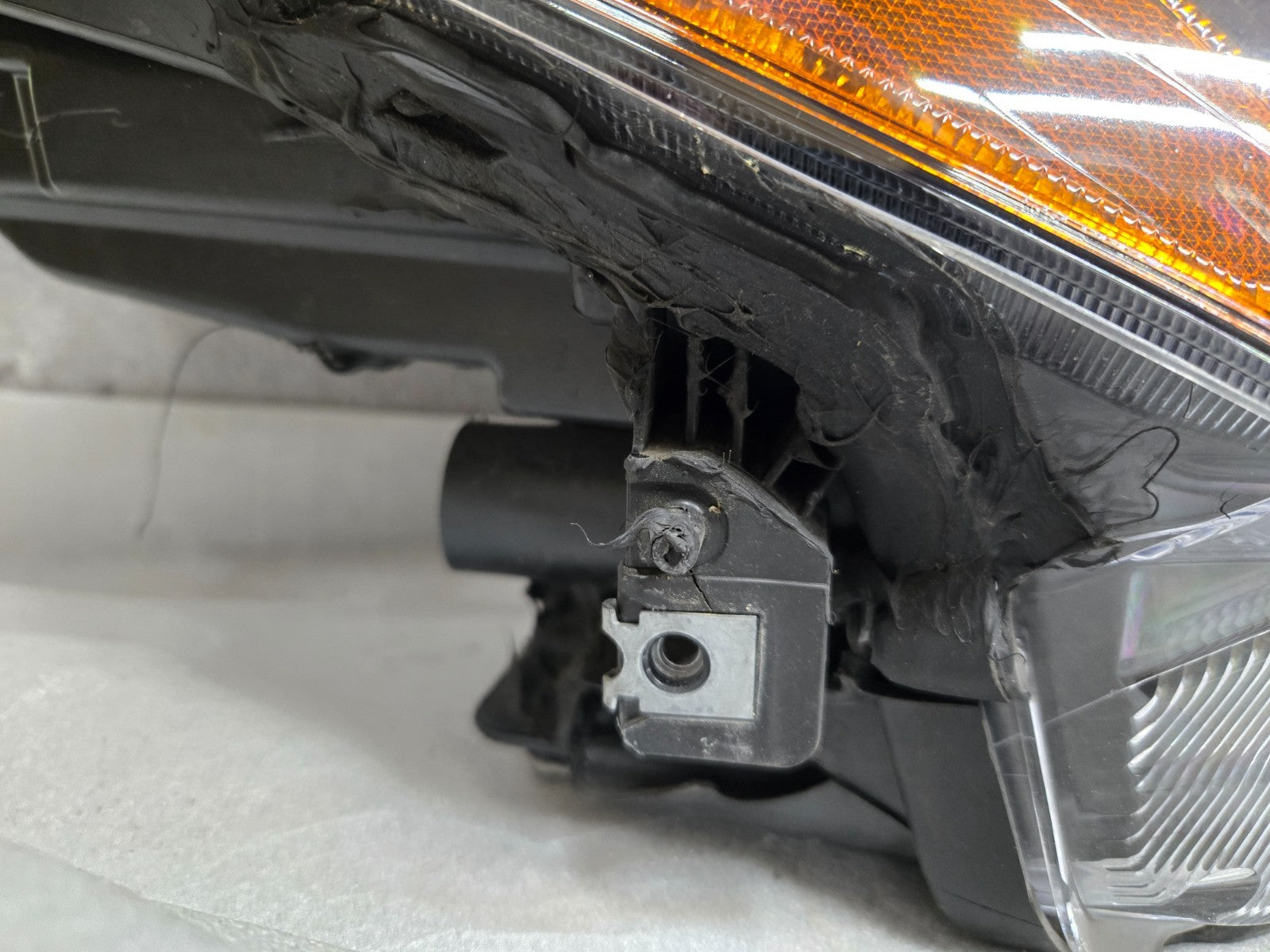 2021-2024 Nissan Kicks Right Passenger's Side Full LED Headlight 26010-5R05A OEM