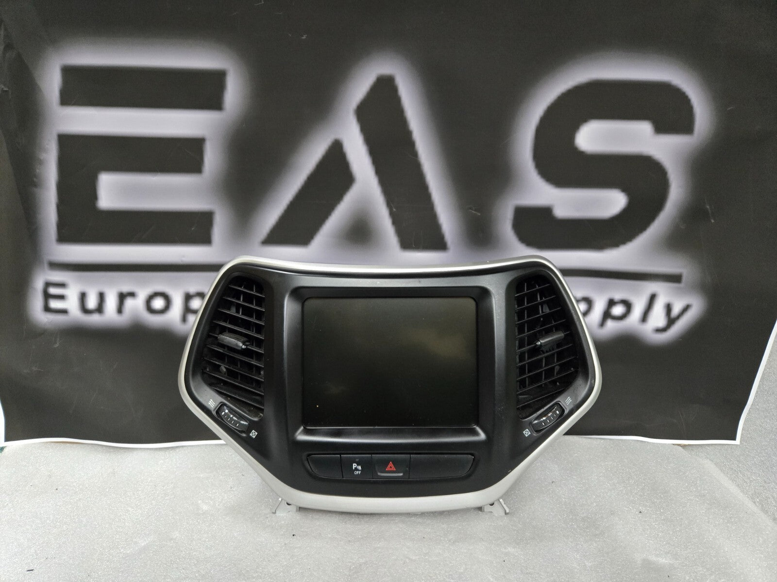 2014-2018 JEEP CHEROKEE VP3 RA3 UCONNECT SATELITE RADIO W/ RADIO BEZEL OEM