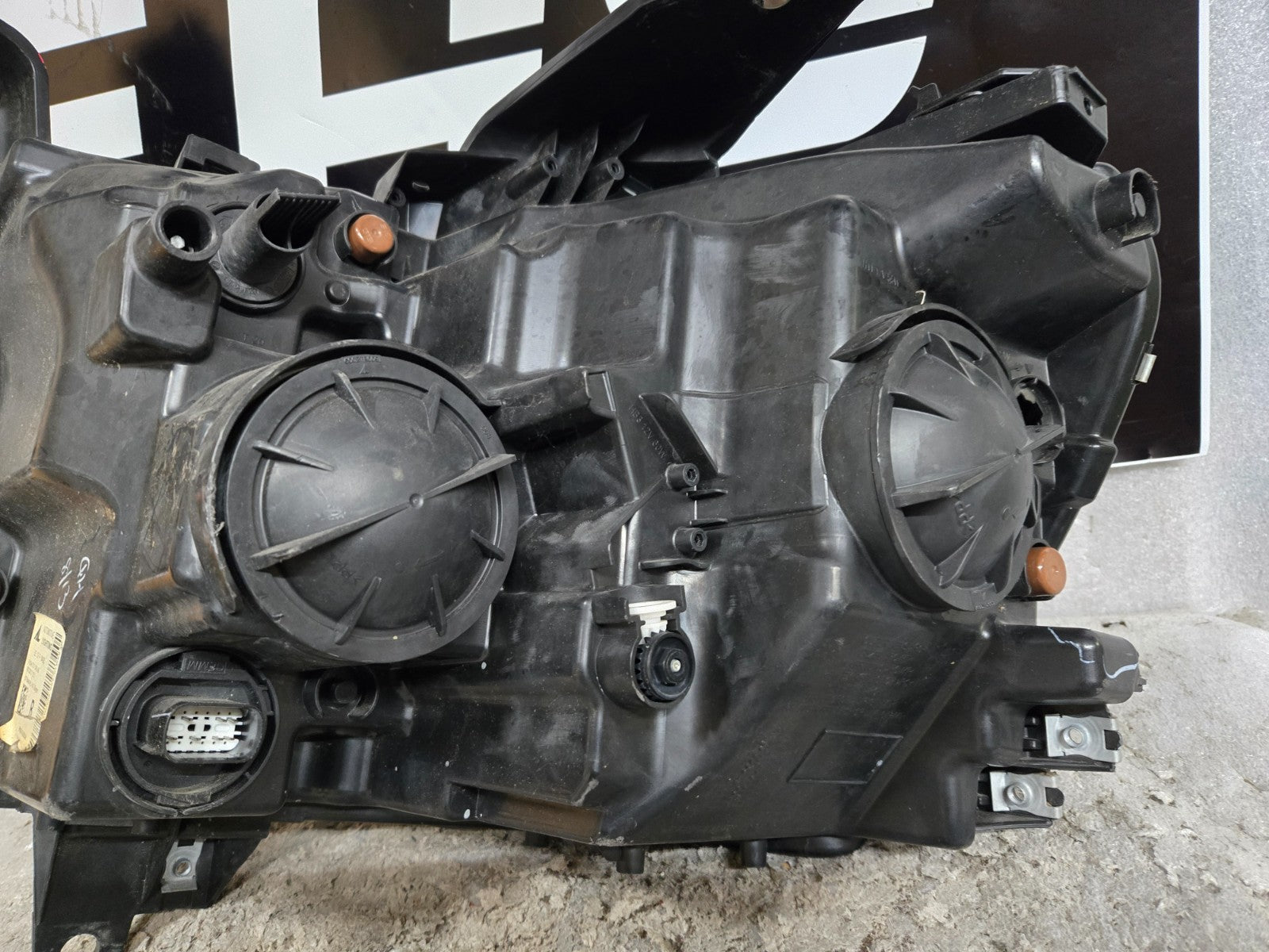 2019 2020 2021 Dodge Ram 1500 Passenger Right Halogen Headlight OEM P68316080AH